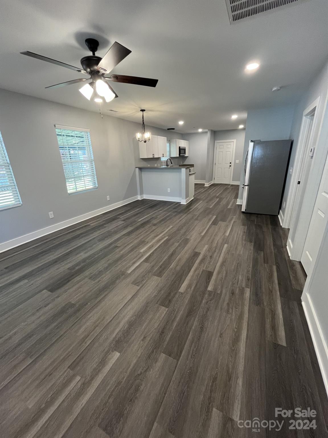 560 2nd Street Property Photo 5