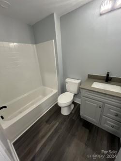 560 2nd Street Property Photo 9
