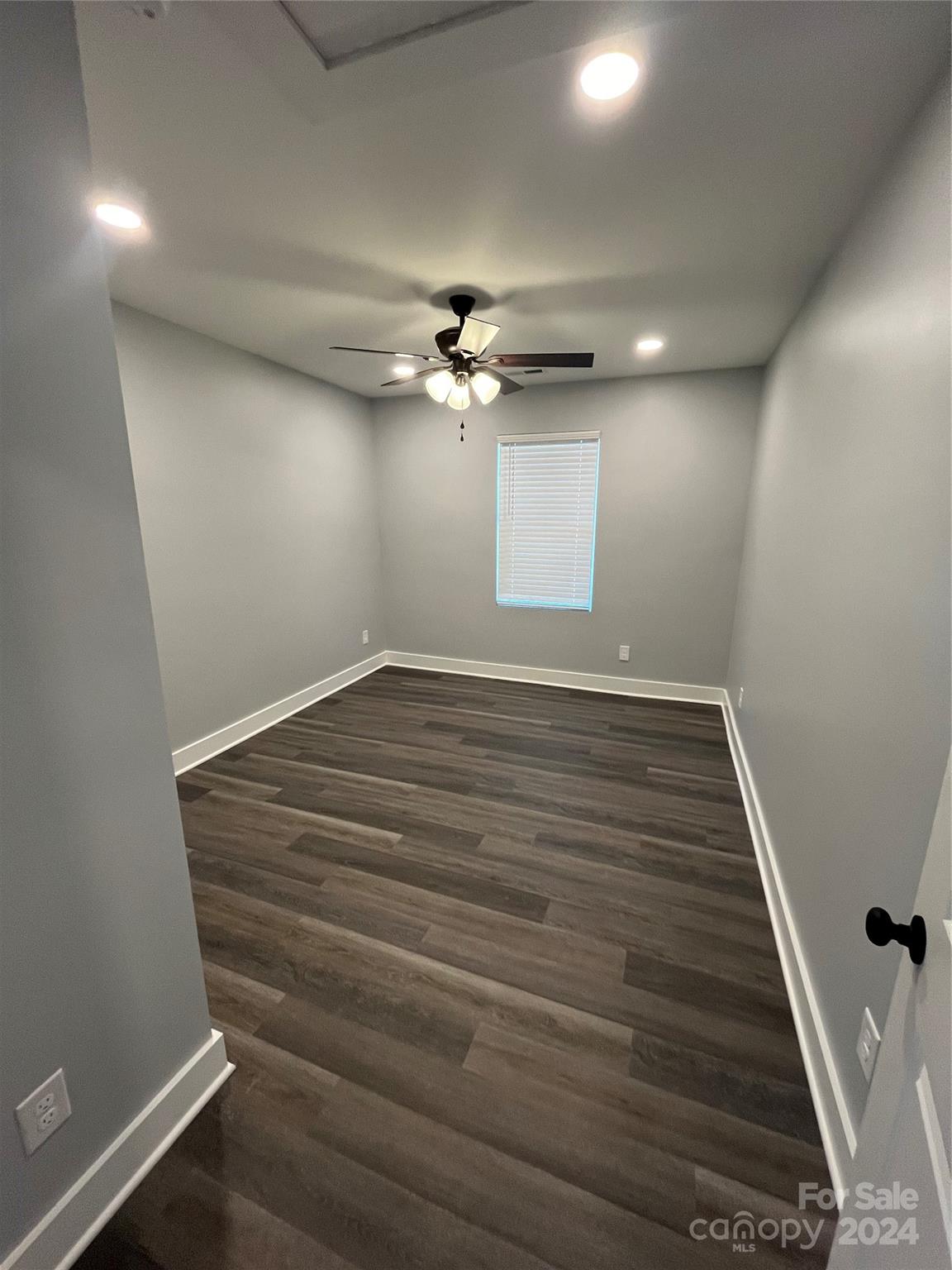 560 2nd Street Property Photo 11