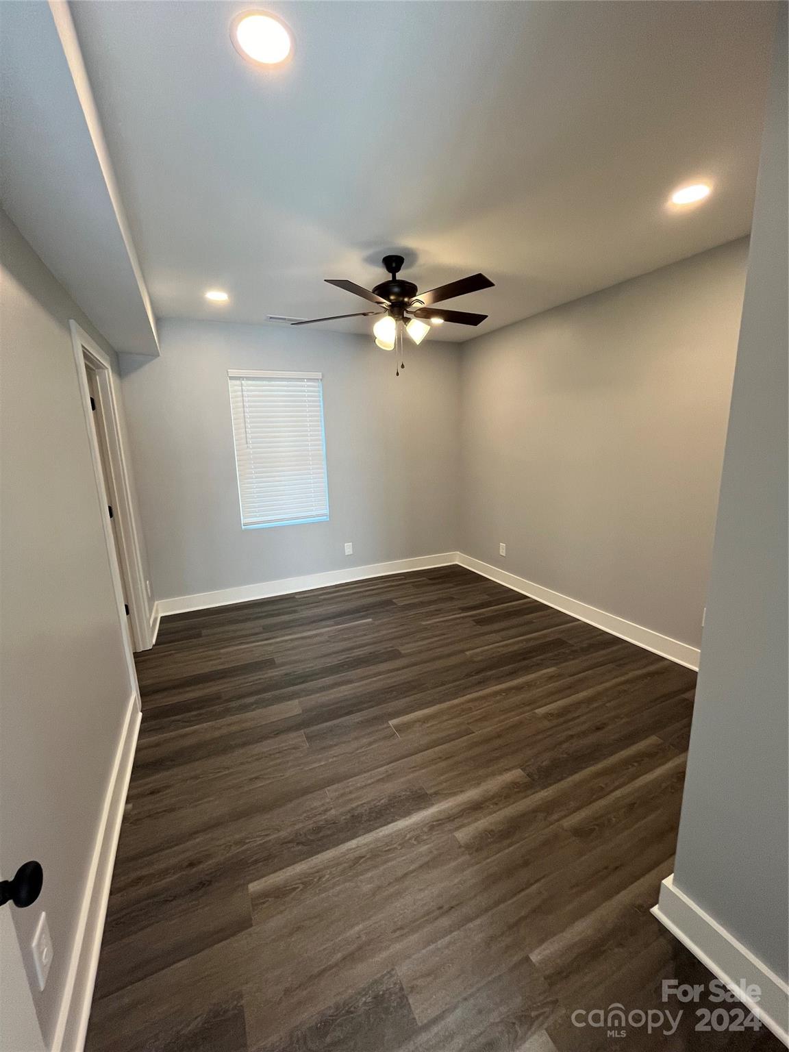 560 2nd Street Property Photo 12