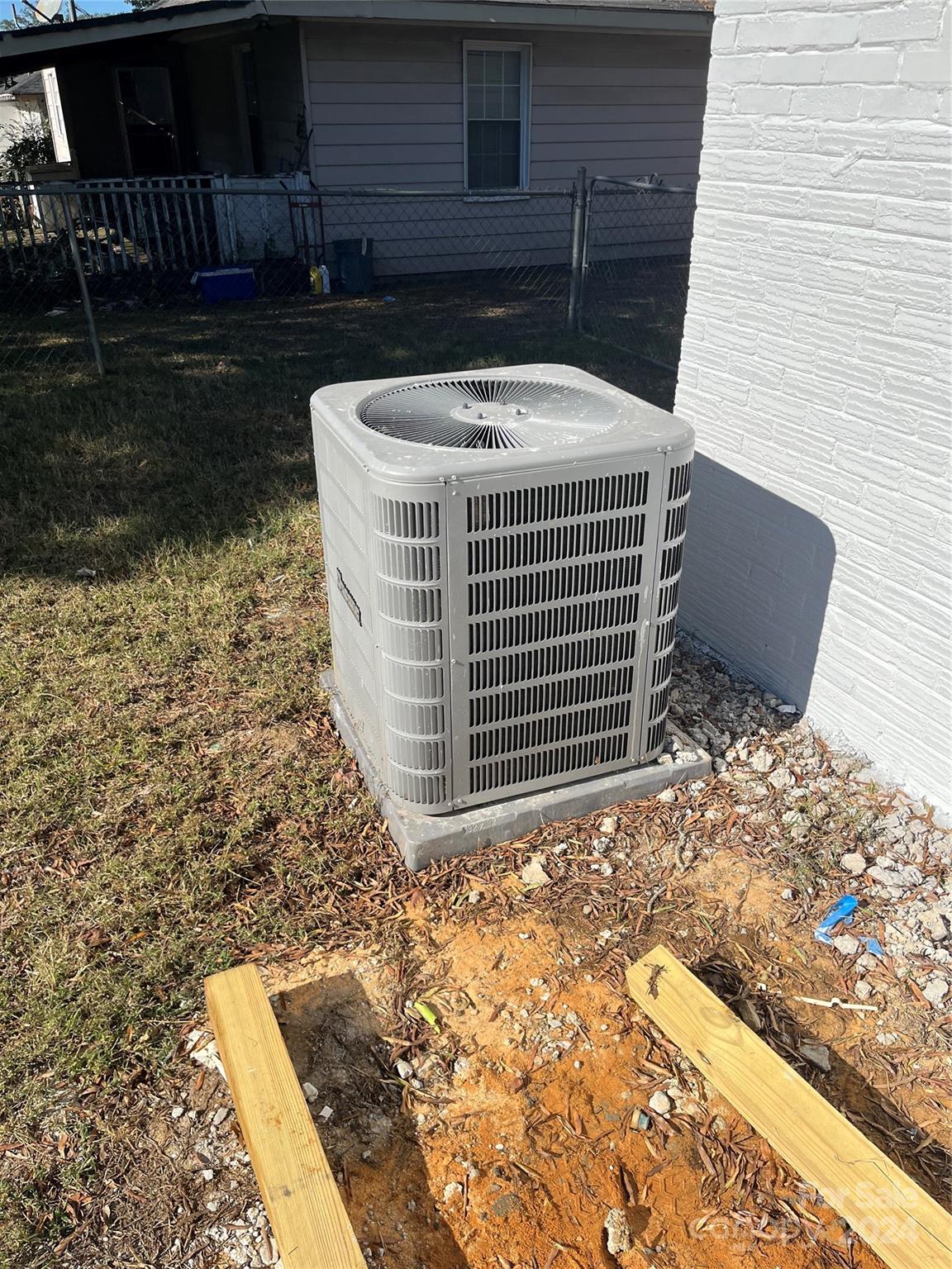 560 2nd Street Property Photo 15