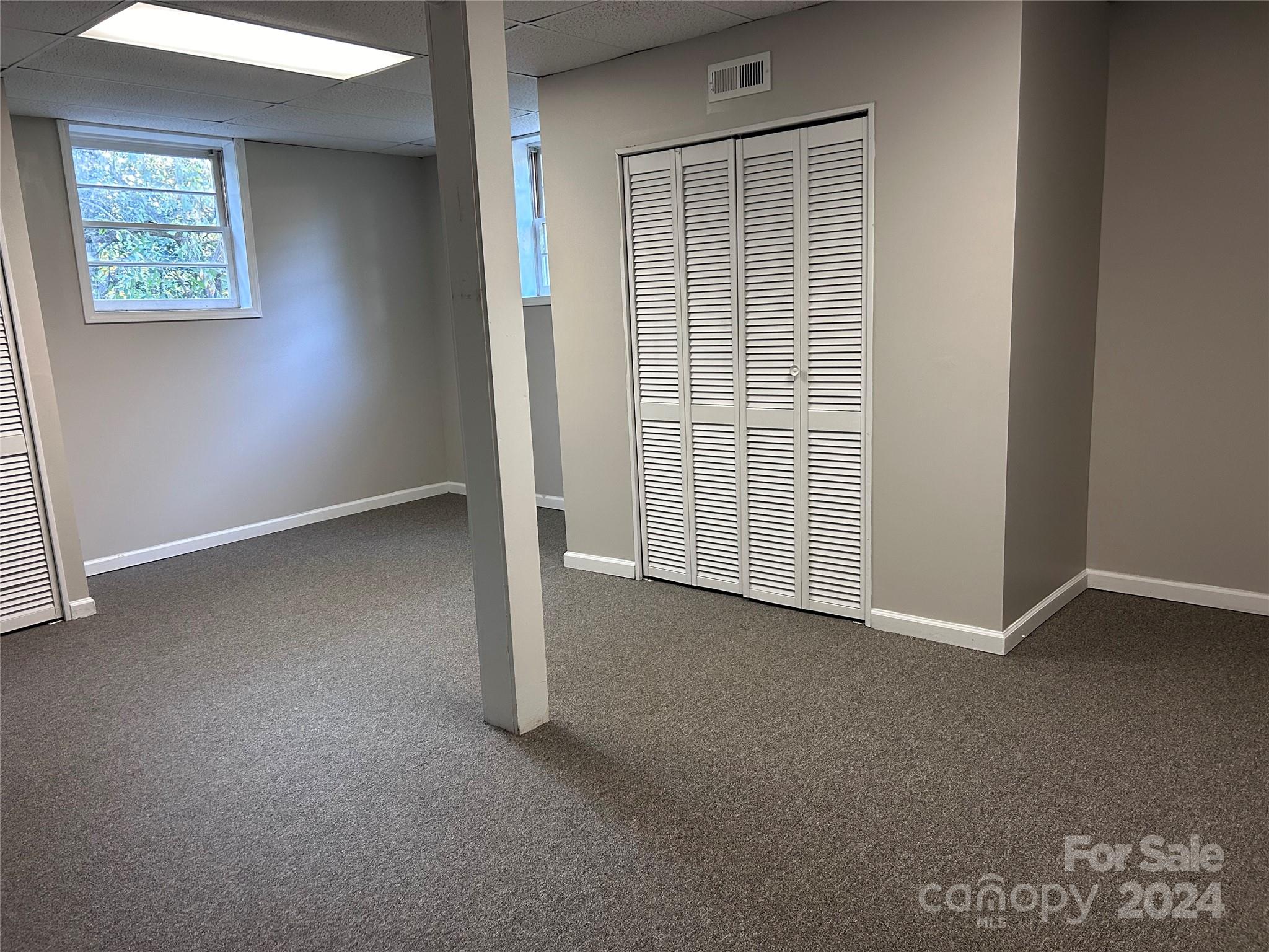 526 Kings Road Property Photo 5