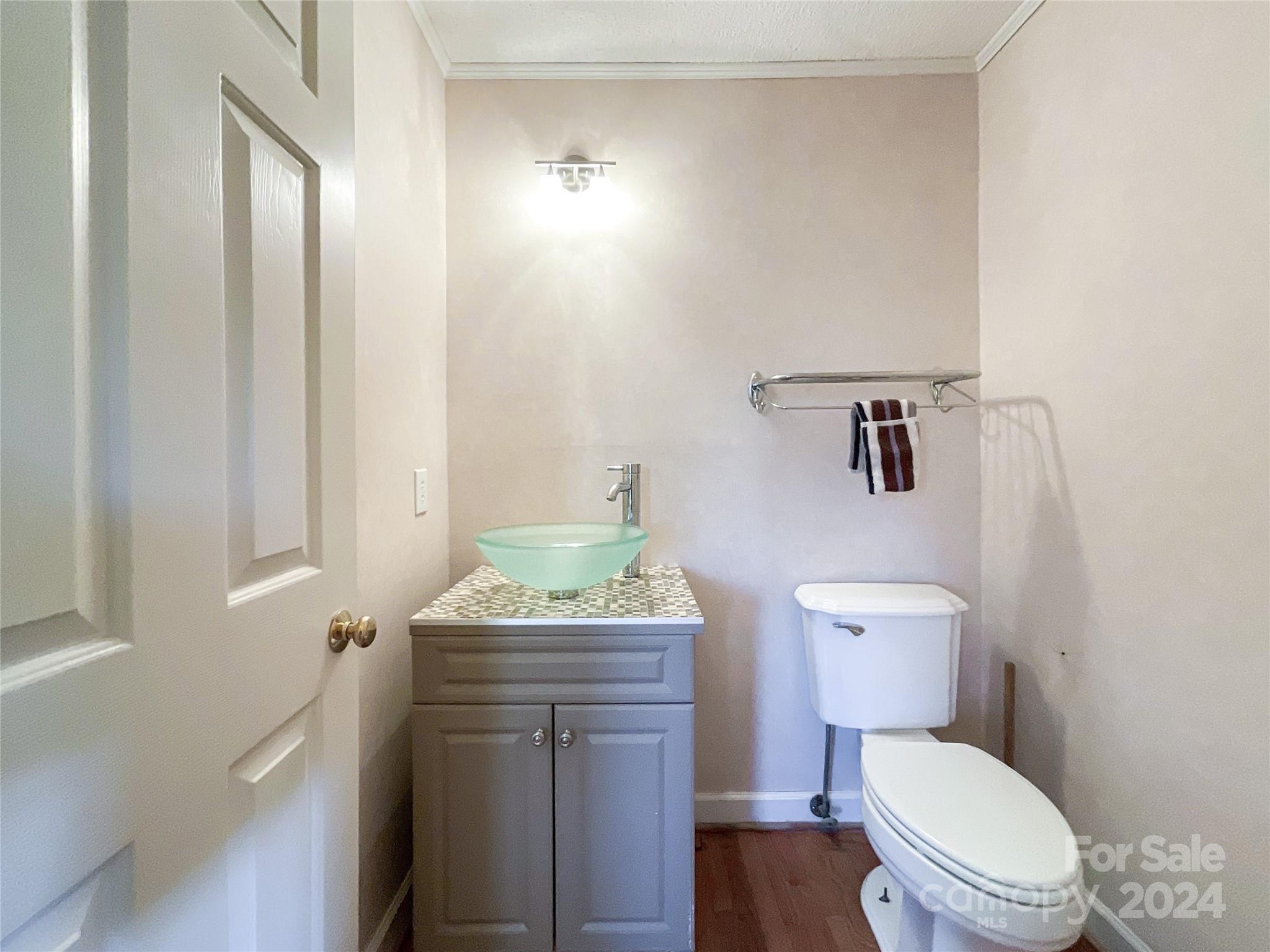 3018 Castlebrook Drive Property Photo 5