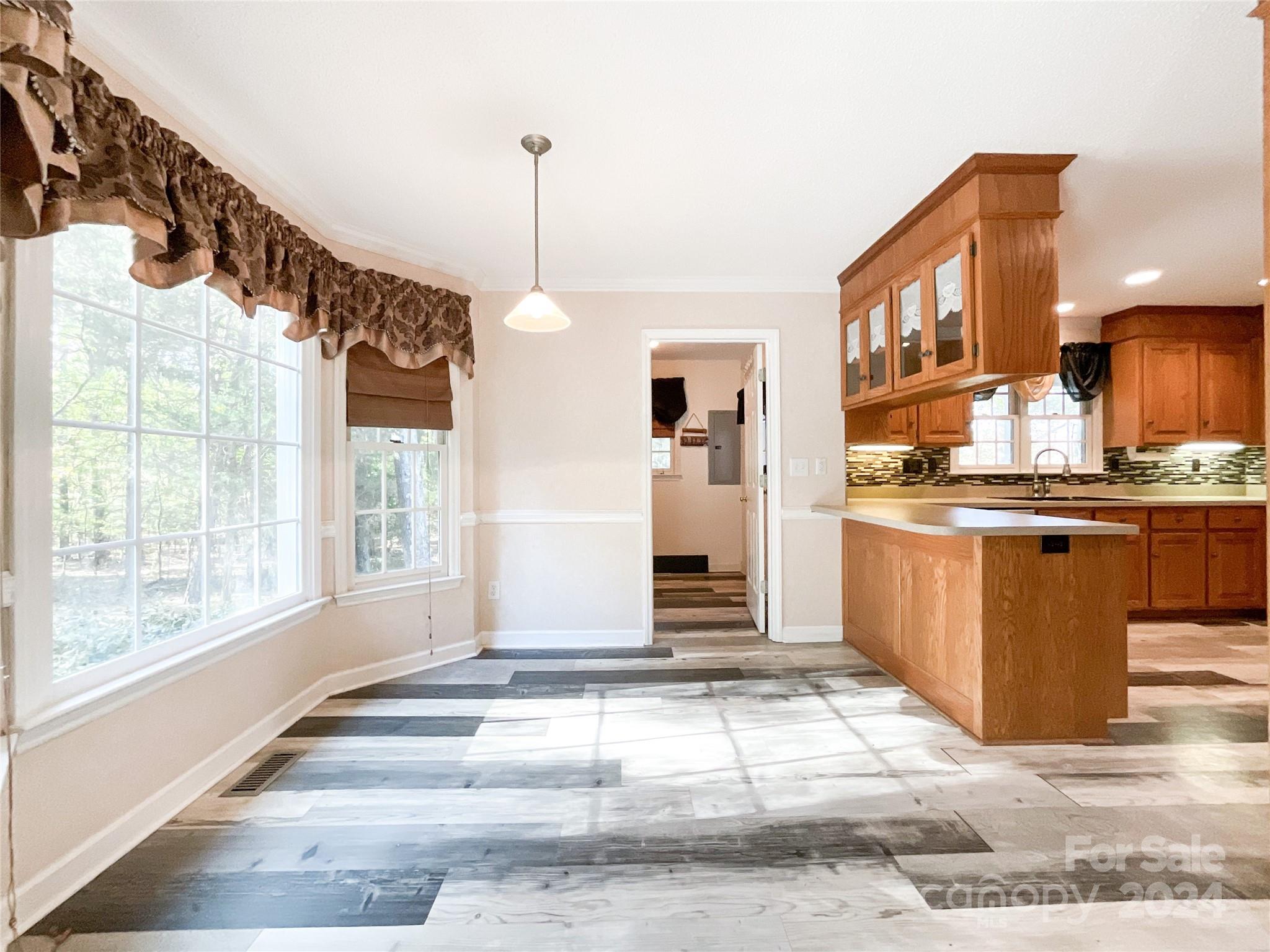 3018 Castlebrook Drive Property Photo 15