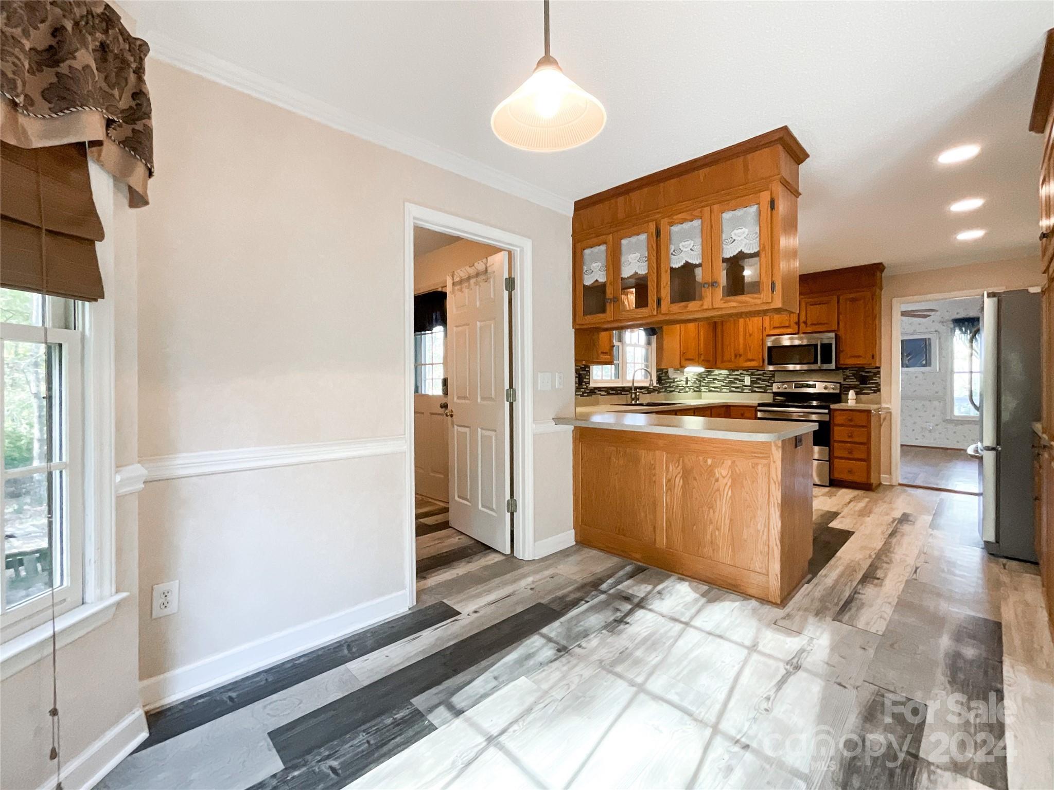 3018 Castlebrook Drive Property Photo 16