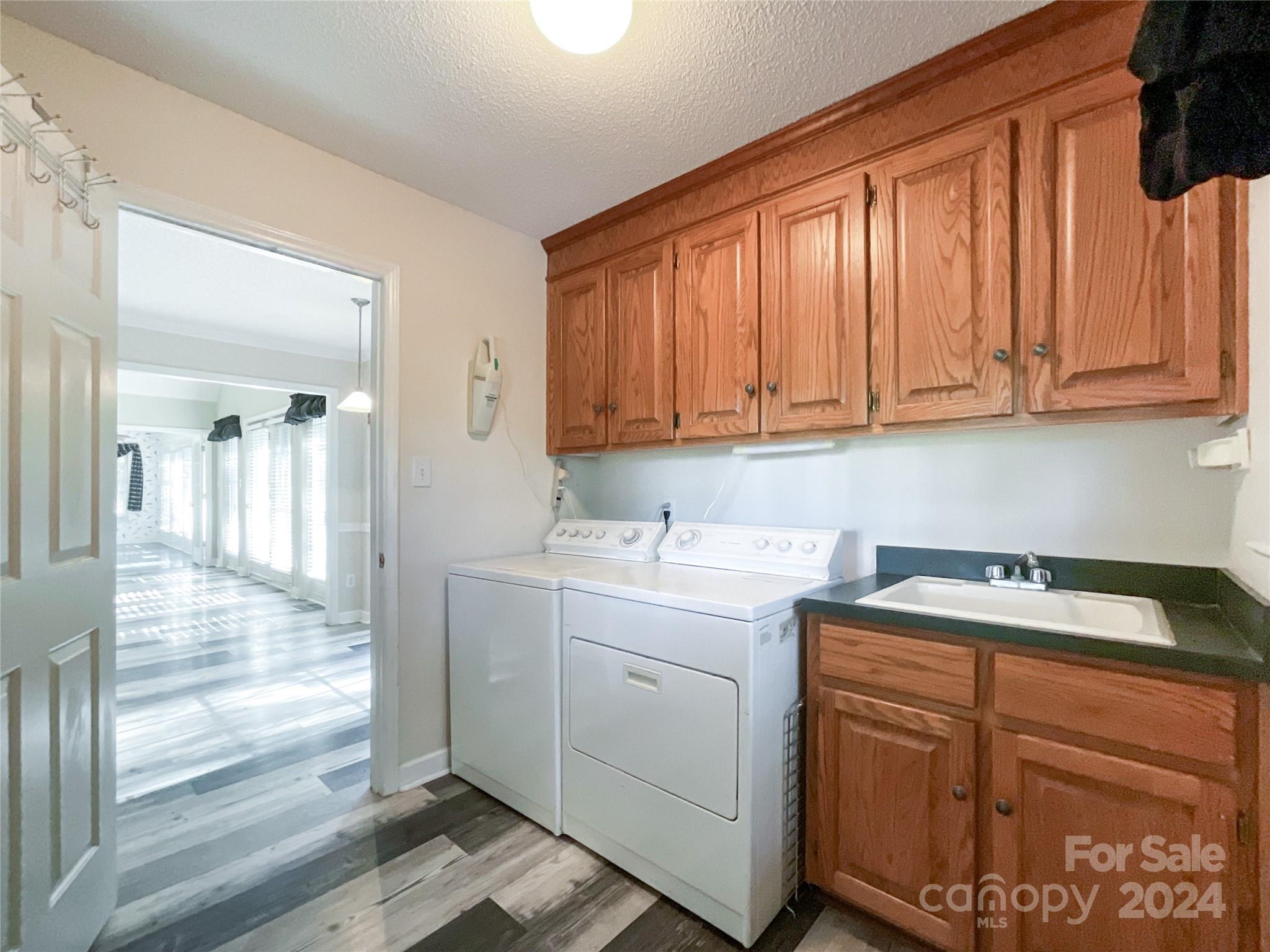 3018 Castlebrook Drive Property Photo 17