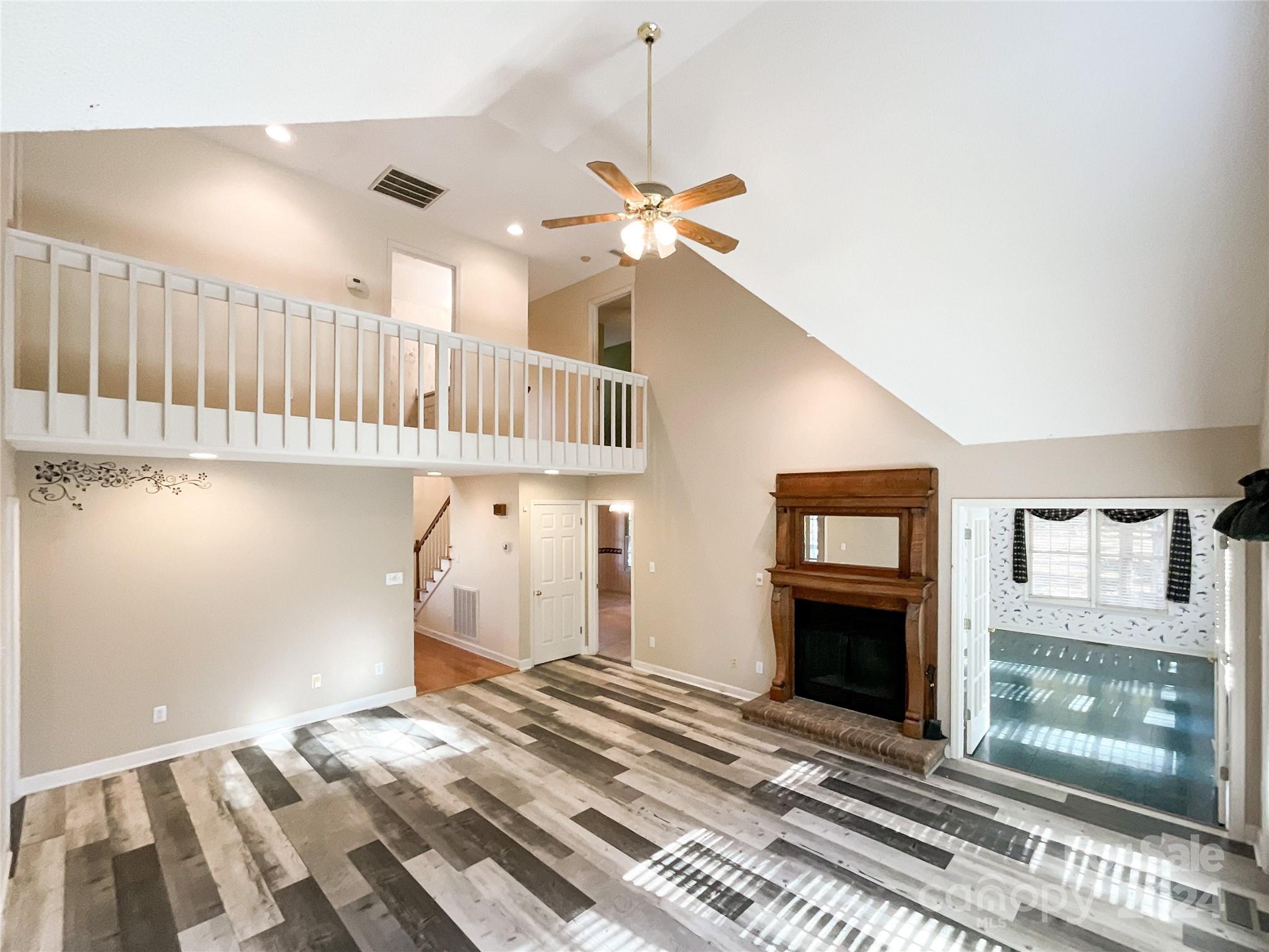 3018 Castlebrook Drive Property Photo 18