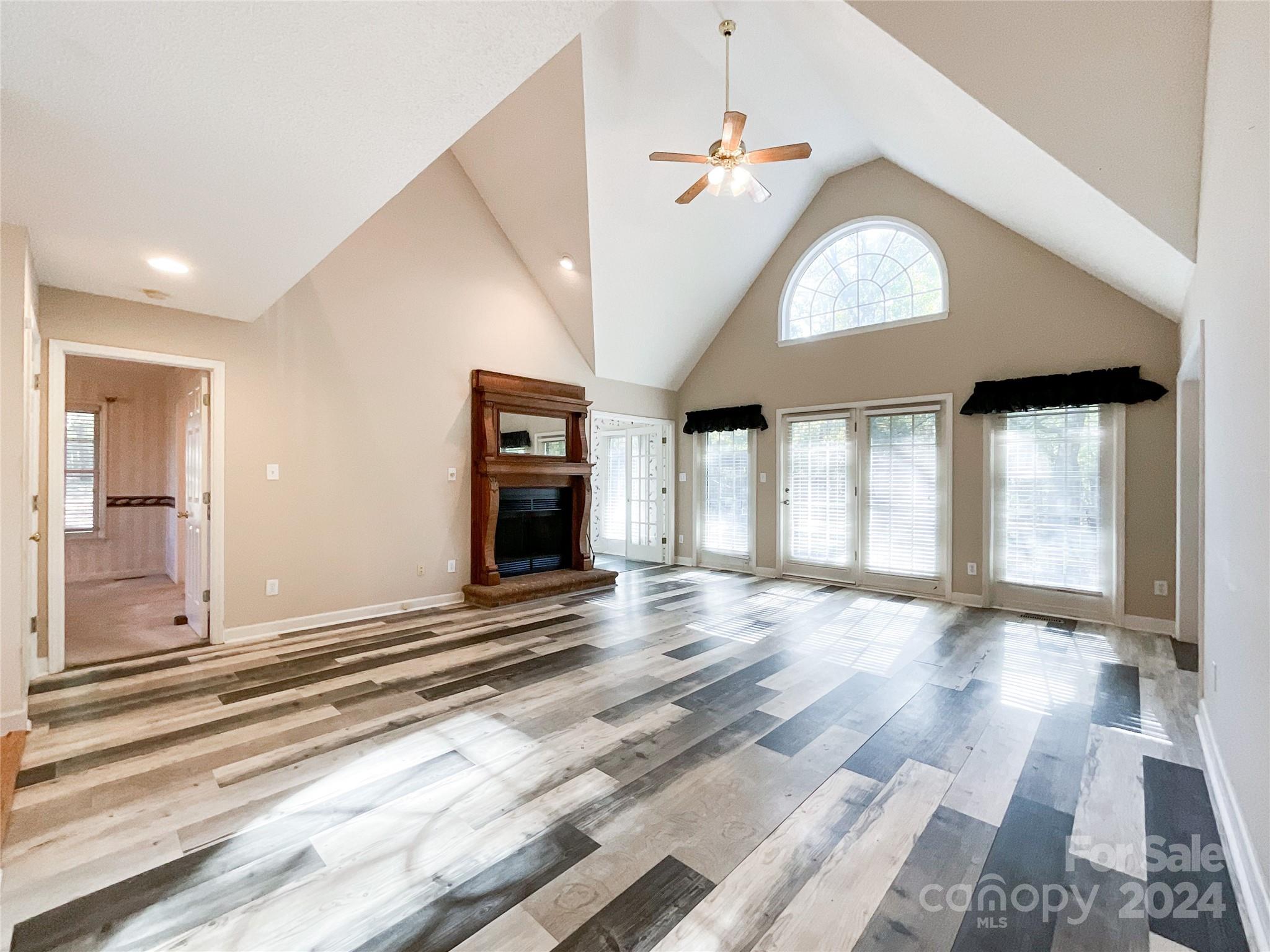 3018 Castlebrook Drive Property Photo 19