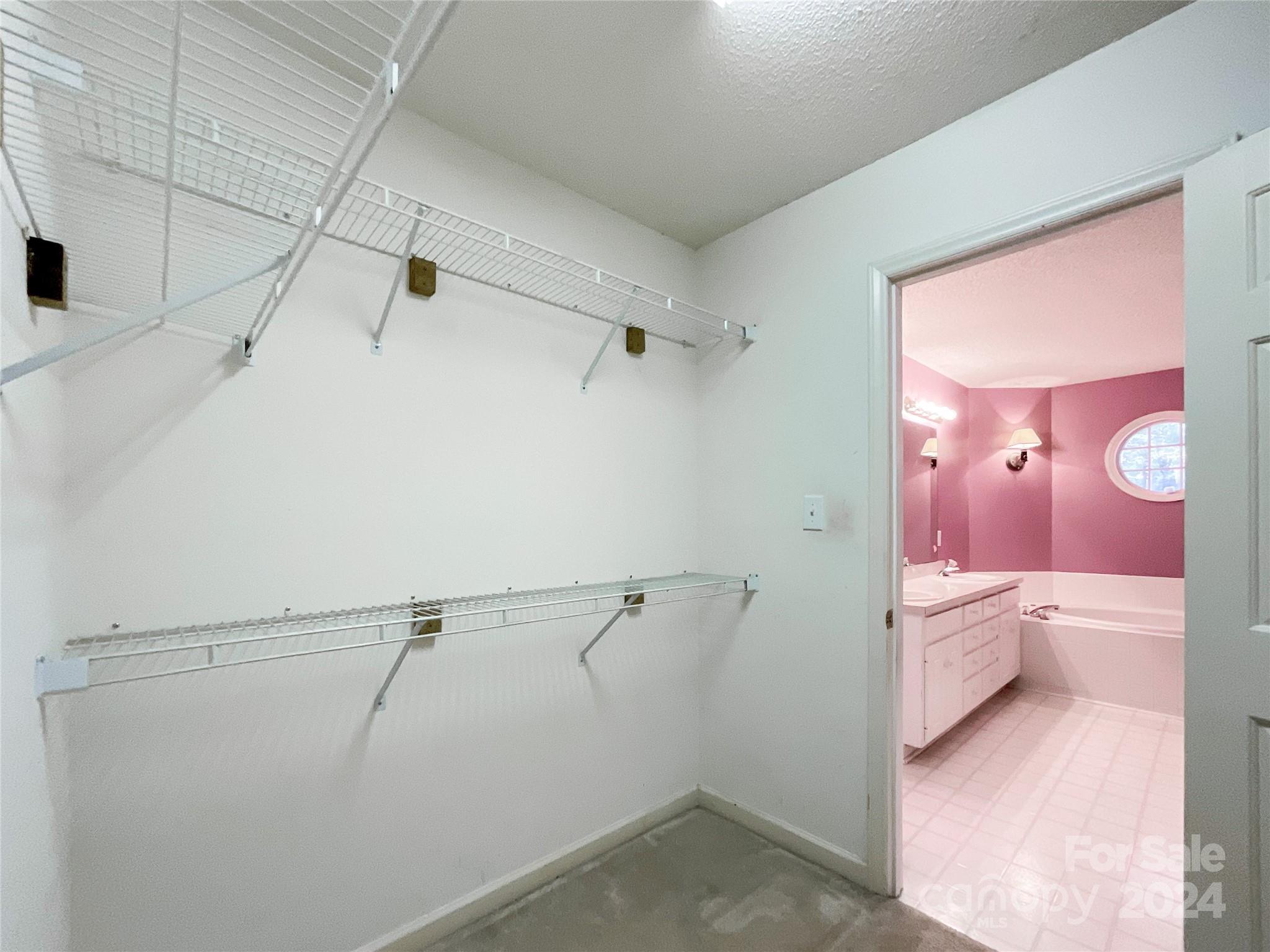 3018 Castlebrook Drive Property Photo 29