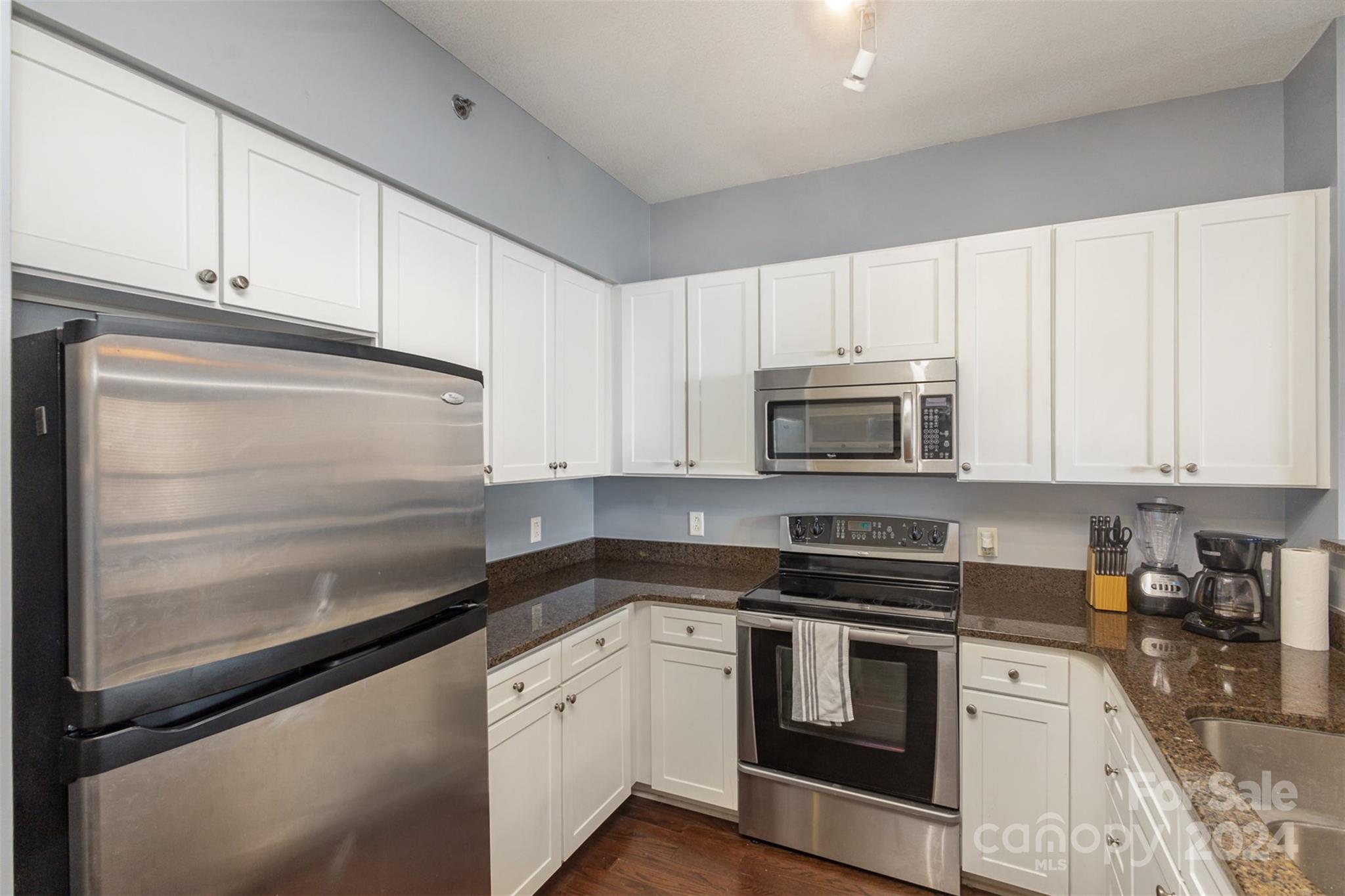 1315 East Boulevard 408 Property Photo 7