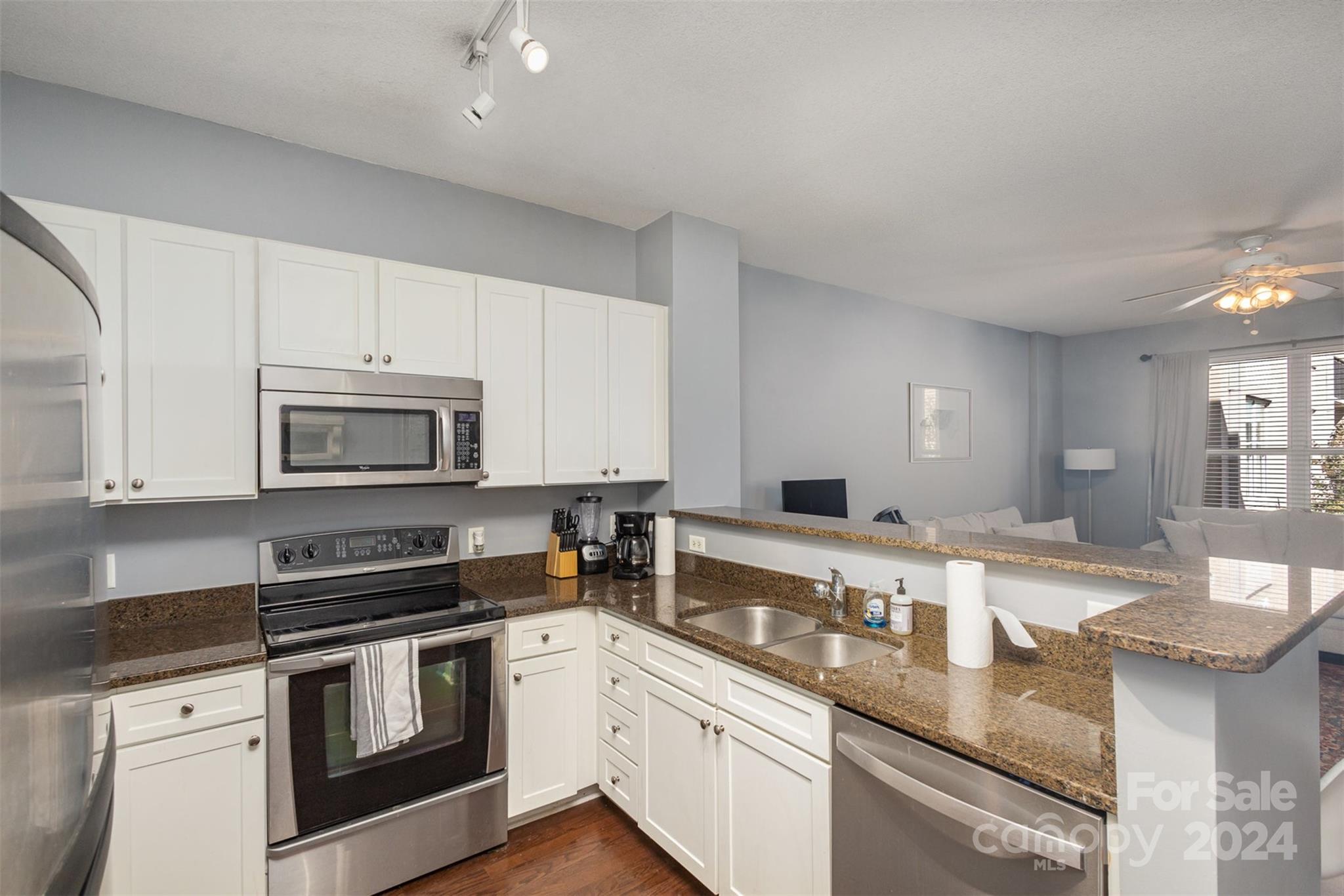 1315 East Boulevard 408 Property Photo 8