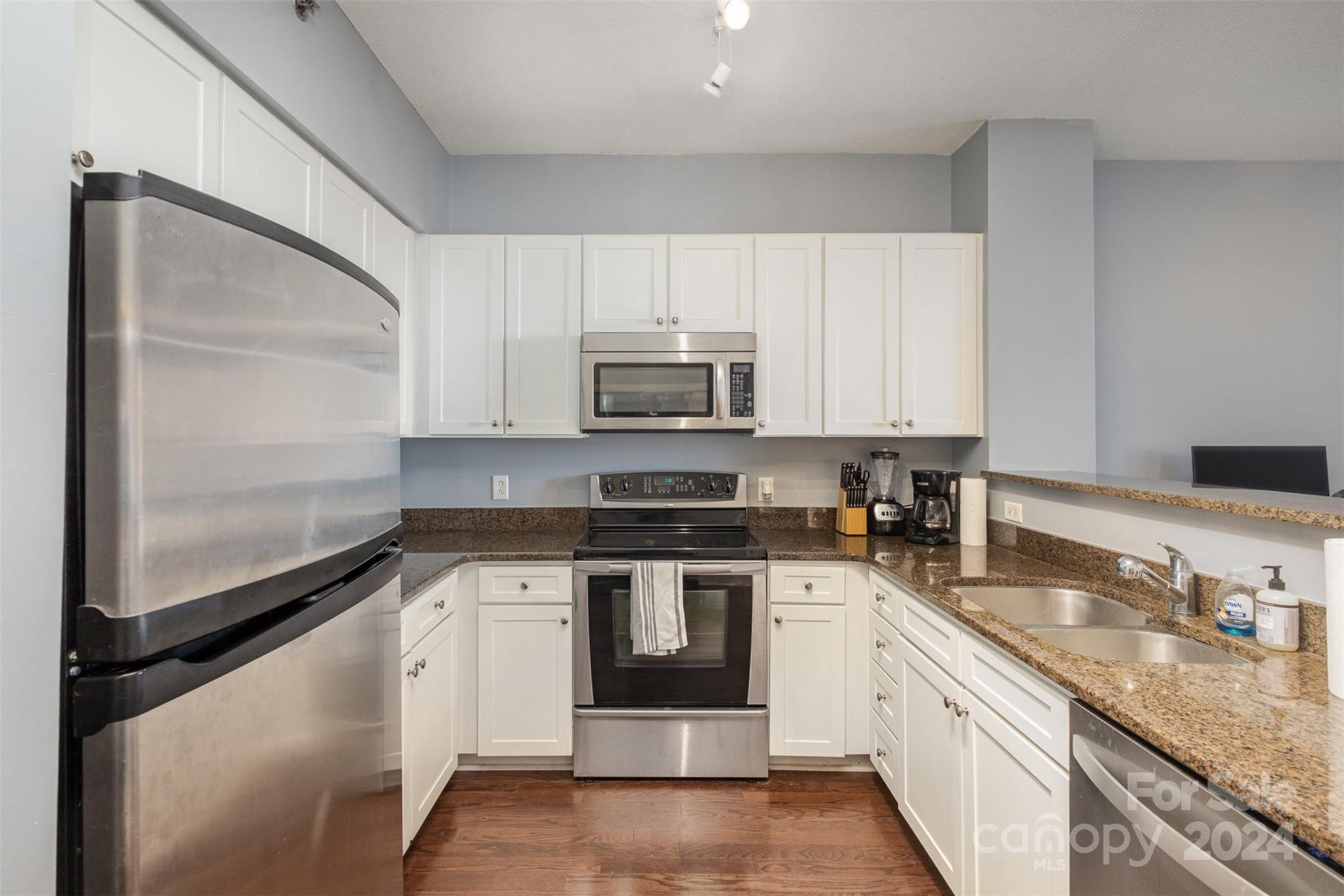 1315 East Boulevard 408 Property Photo 10