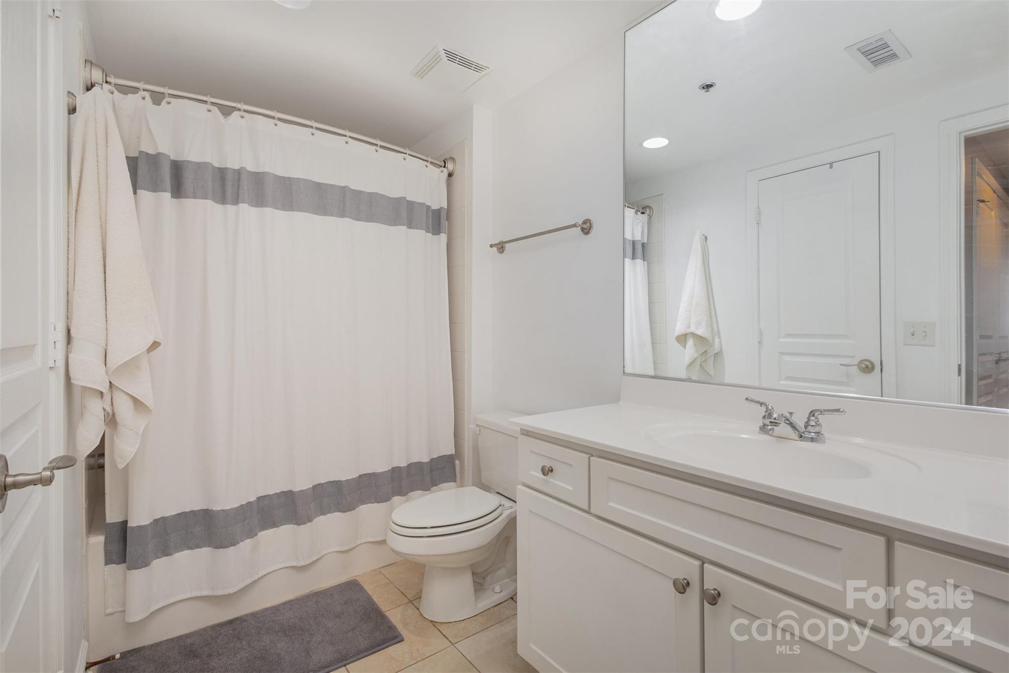 1315 East Boulevard 408 Property Photo 14