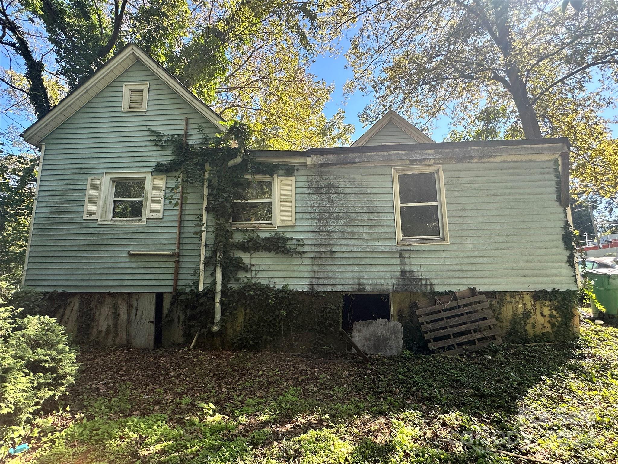 1115 Harrill Street Property Photo 2