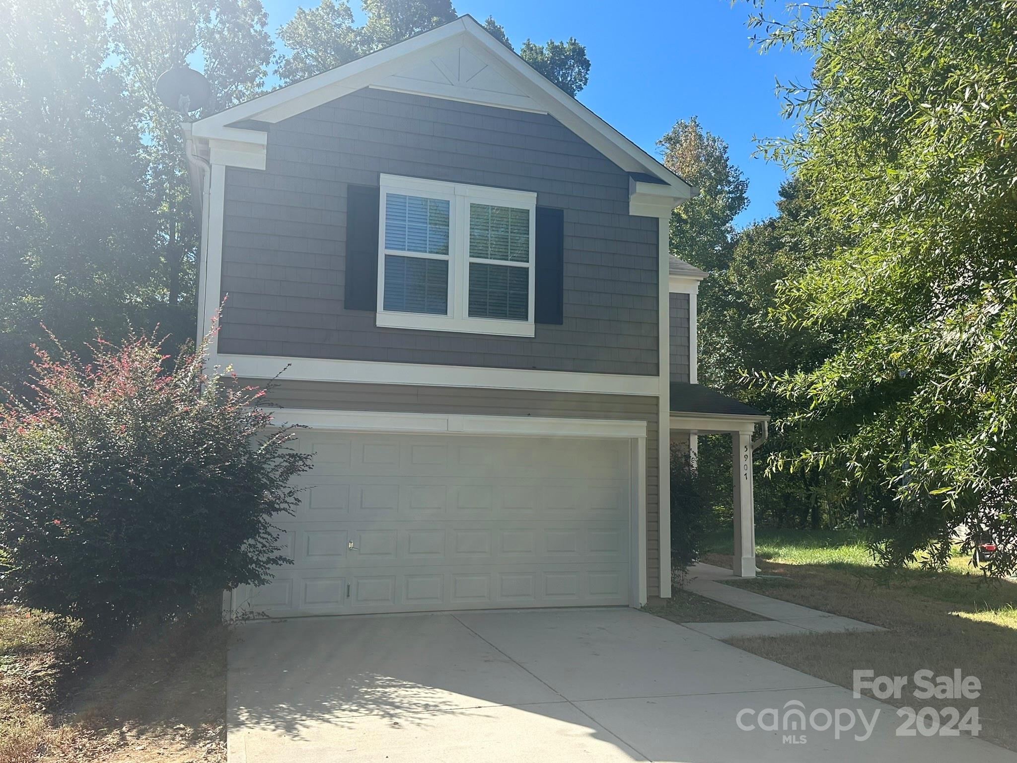 5907 Fazenda Drive Property Photo 2