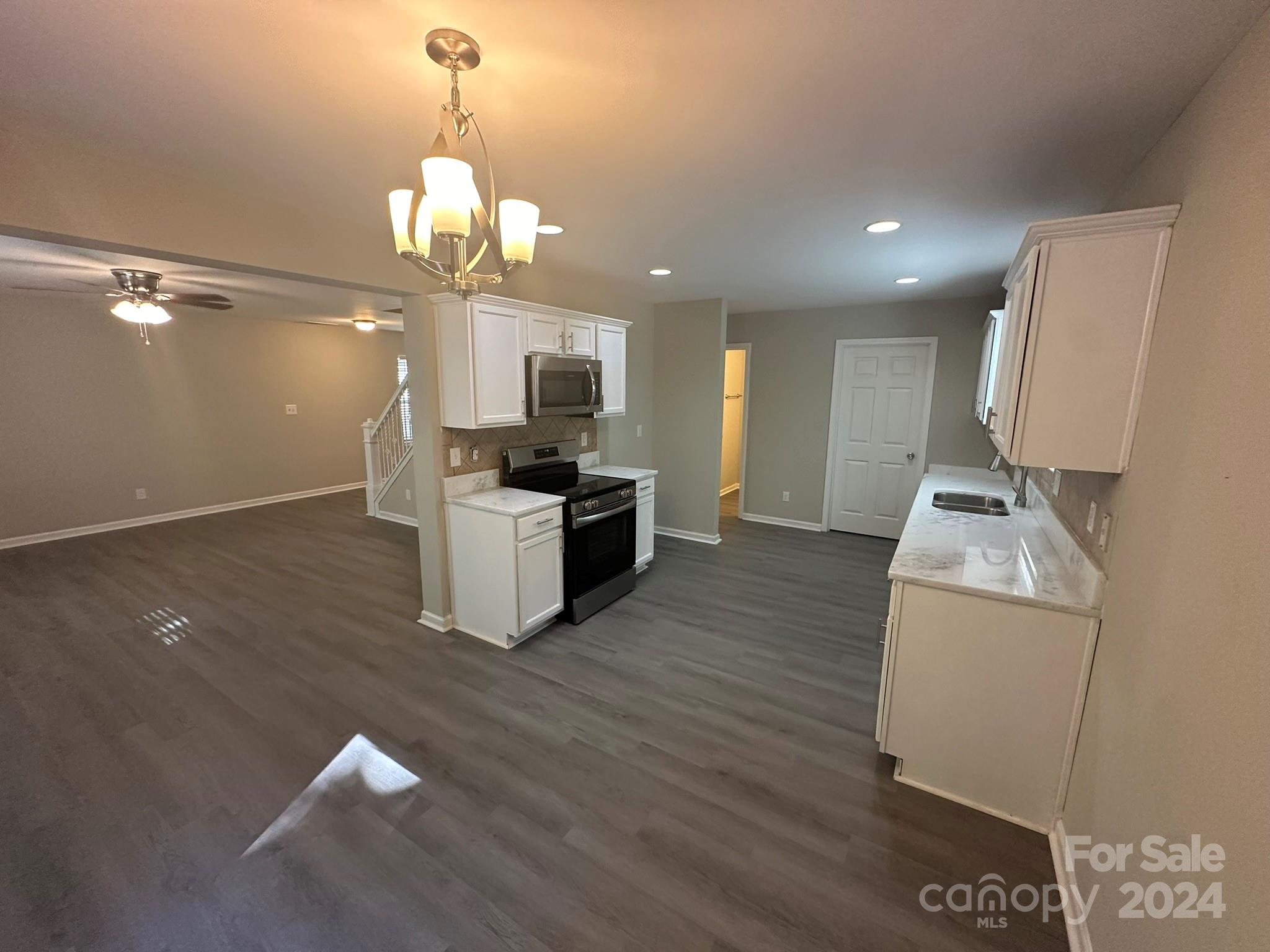 5907 Fazenda Drive Property Photo 10