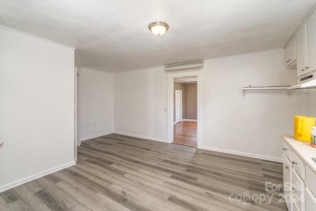 127 E Branch Avenue Property Photo 11