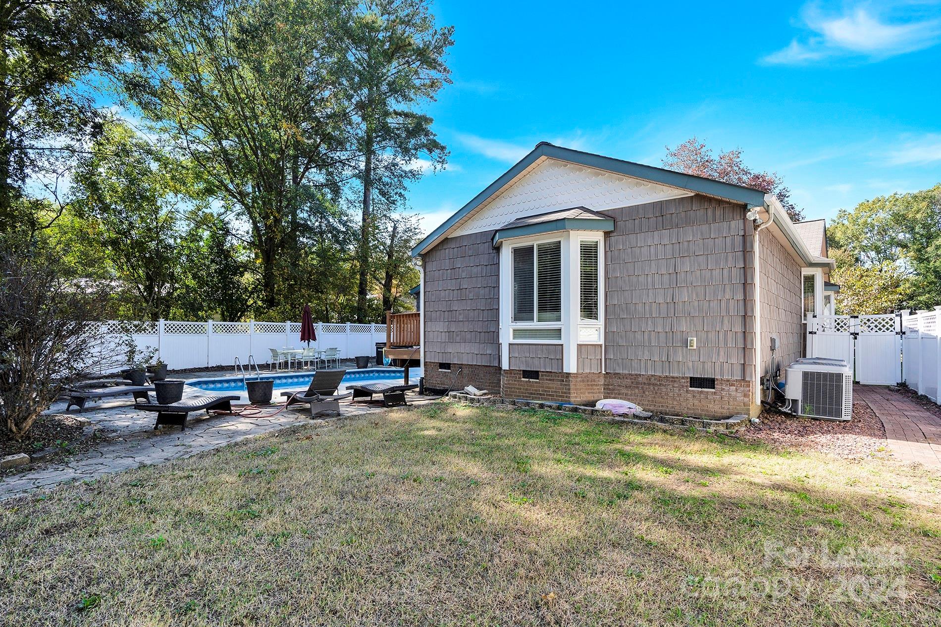 7314 Brigmore Drive Property Photo 5