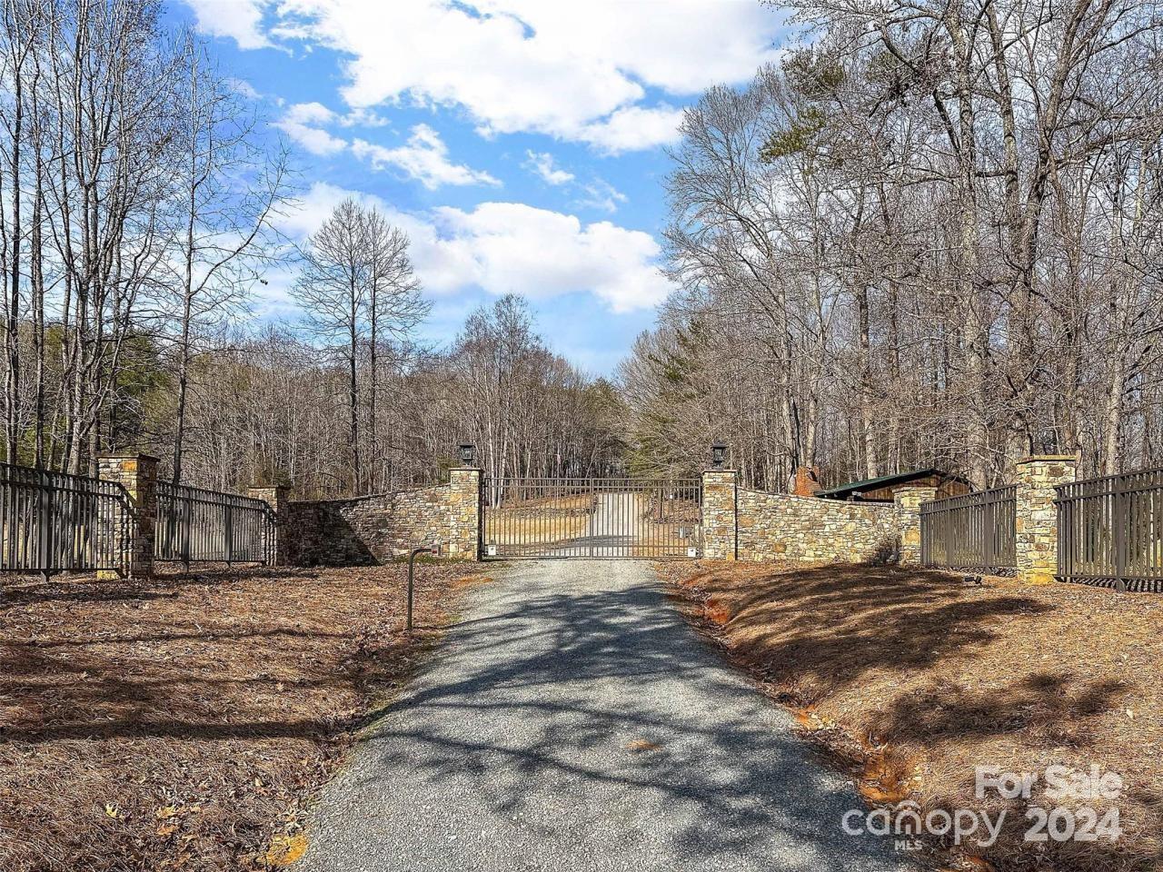 590 Tuckertown Road Property Photo 2