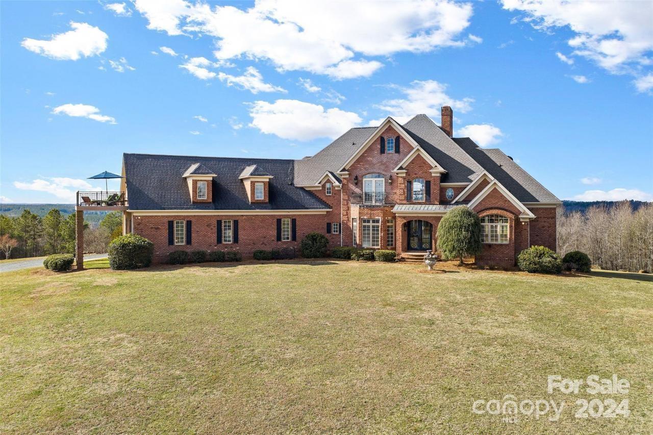 590 Tuckertown Road Property Photo 3