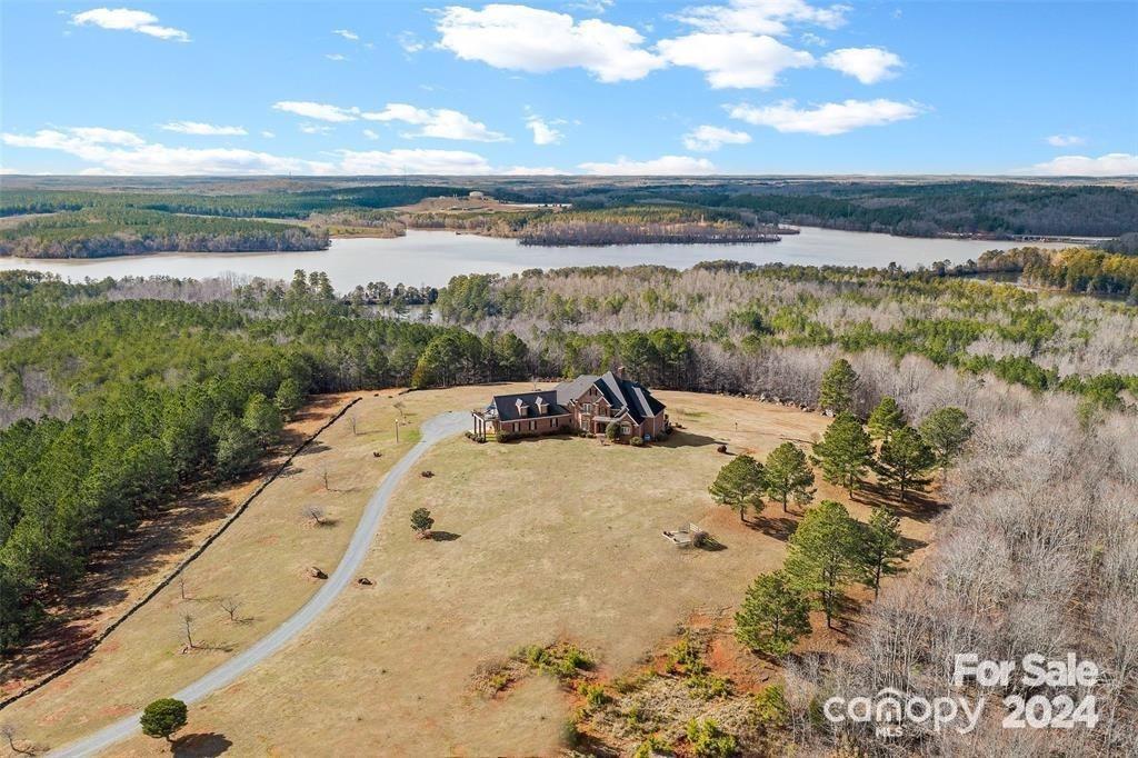 590 Tuckertown Road Property Photo 5
