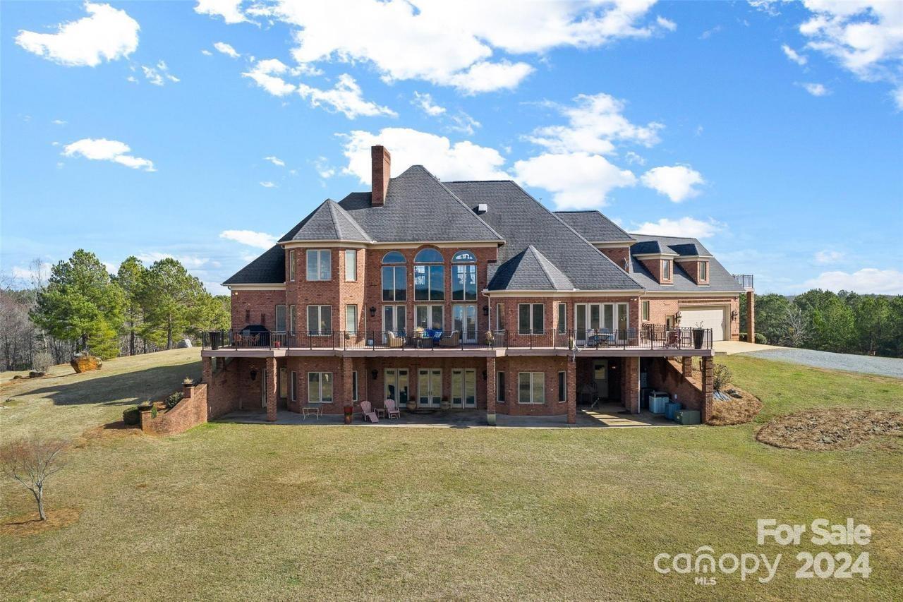 590 Tuckertown Road Property Photo 6