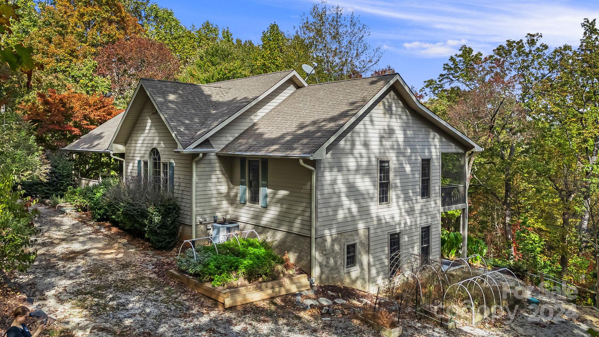 273 Blue Bird Road Property Photo 2