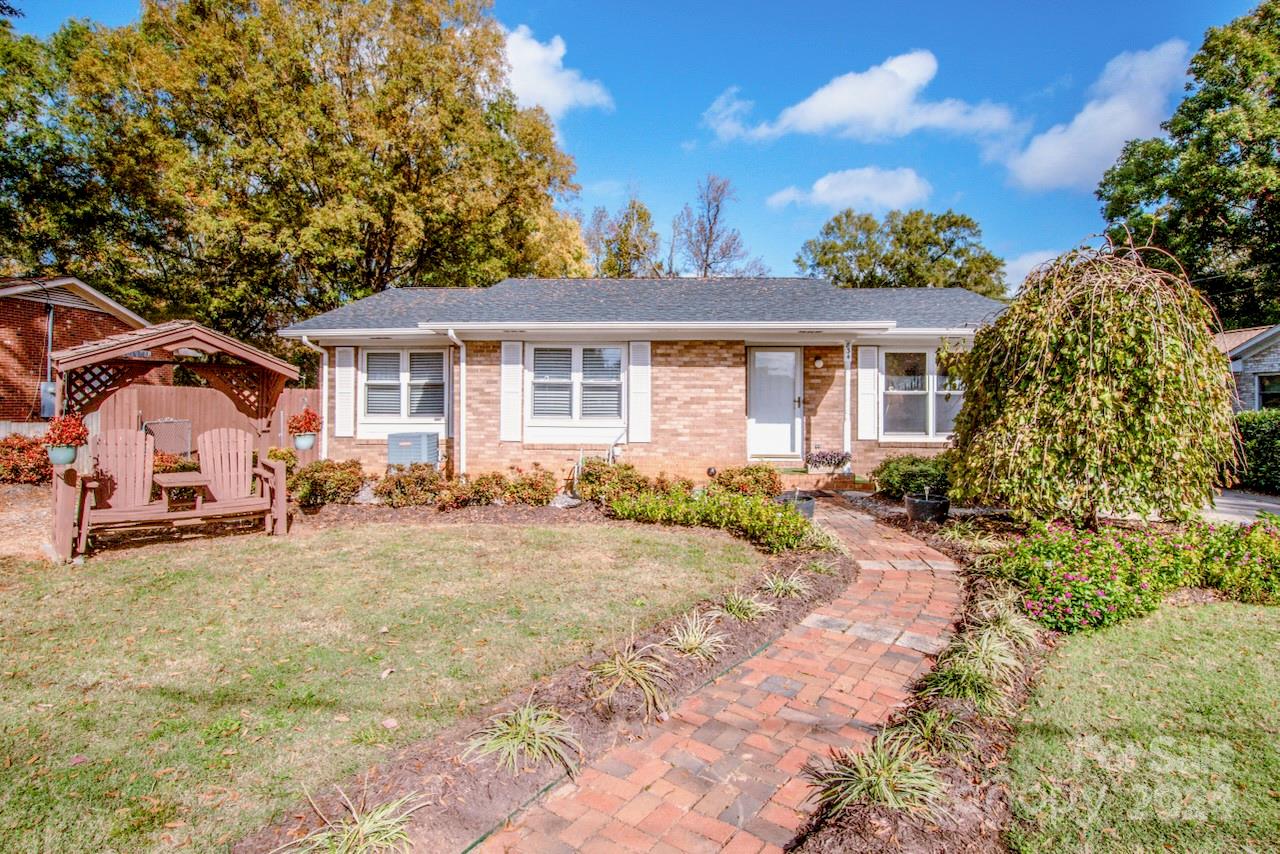 834 Brookwood Drive Property Photo 7