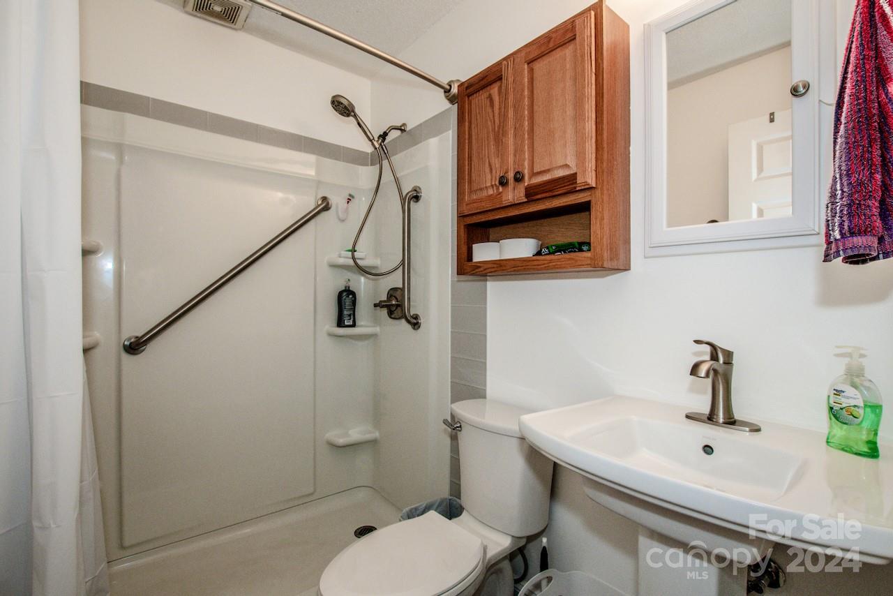 834 Brookwood Drive Property Photo 28