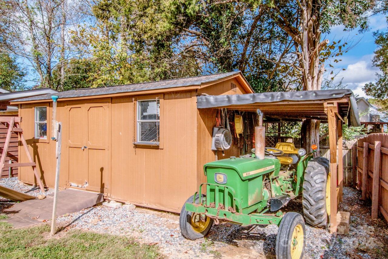 834 Brookwood Drive Property Photo 42