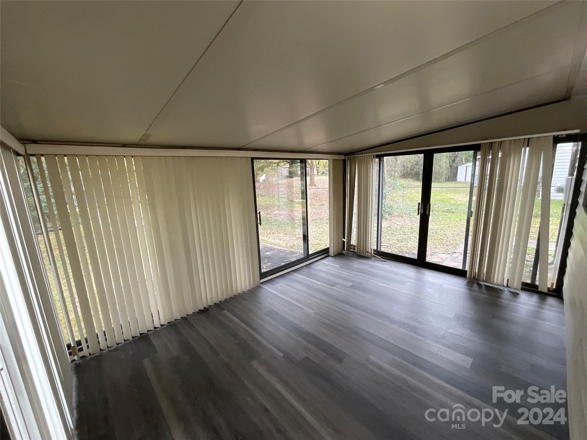 6848 N Ridge Court Property Photo 6