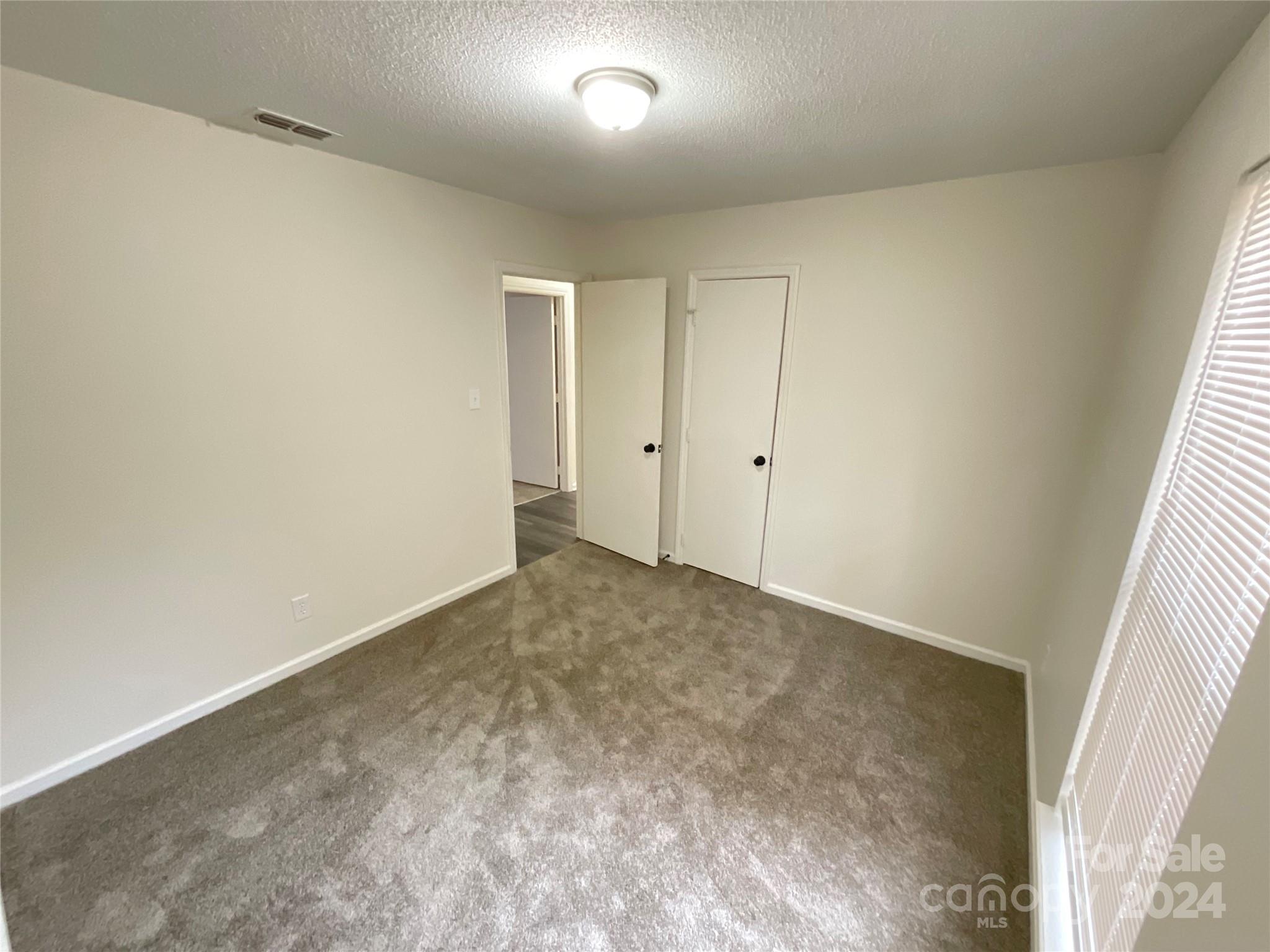 6848 N Ridge Court Property Photo 7