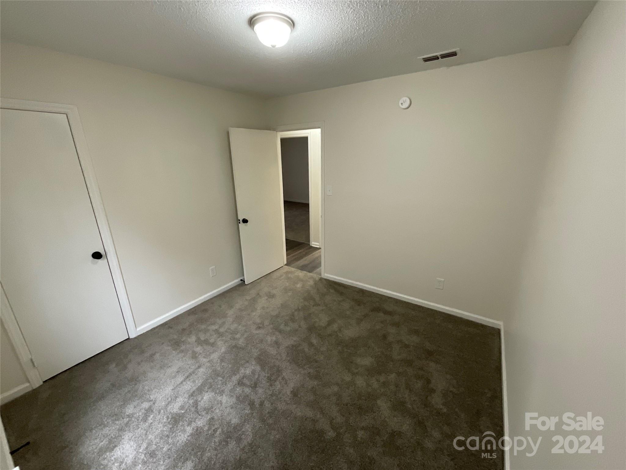 6848 N Ridge Court Property Photo 9