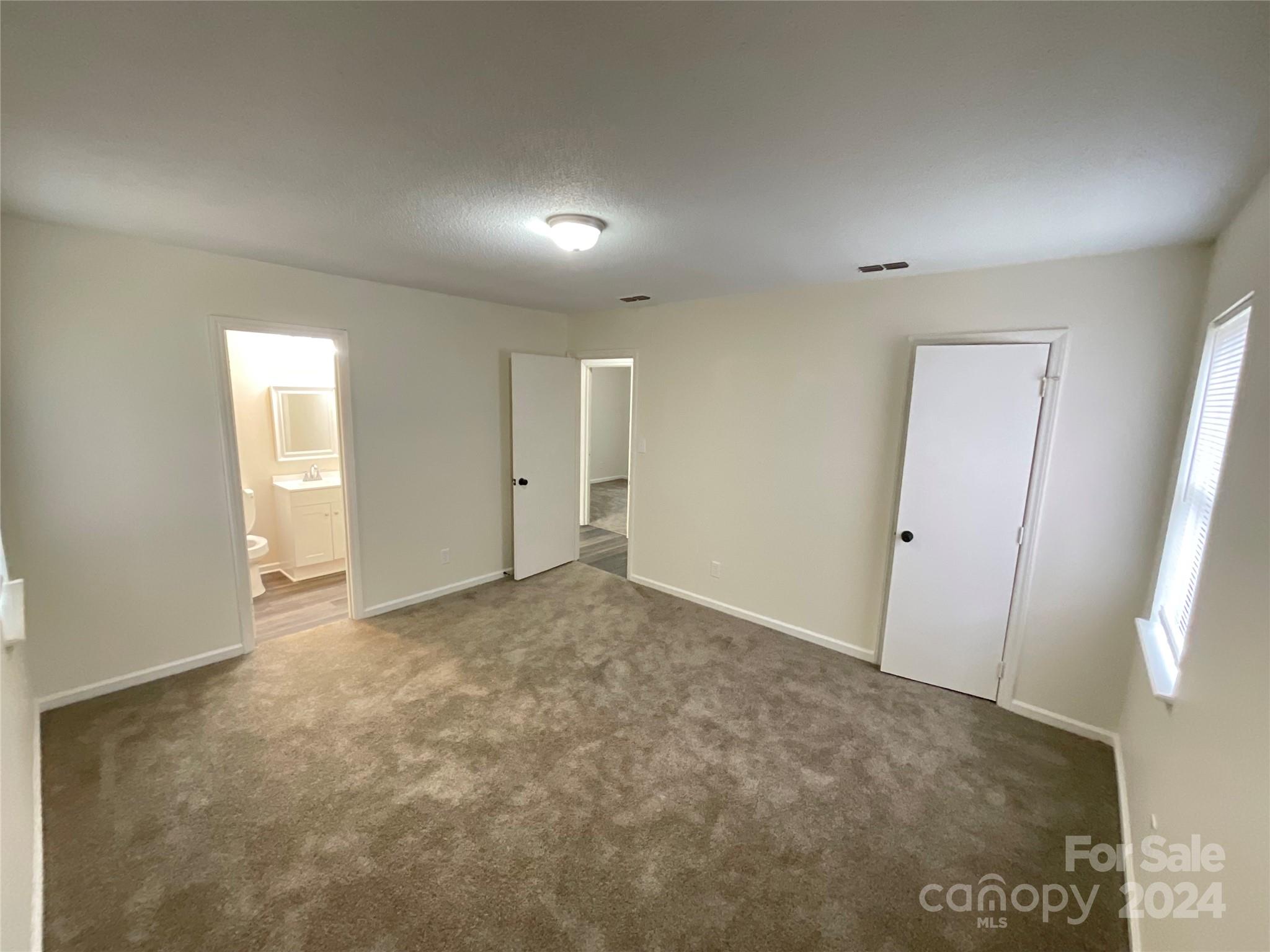 6848 N Ridge Court Property Photo 11
