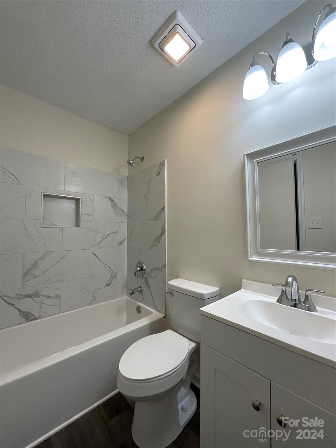 6848 N Ridge Court Property Photo 12