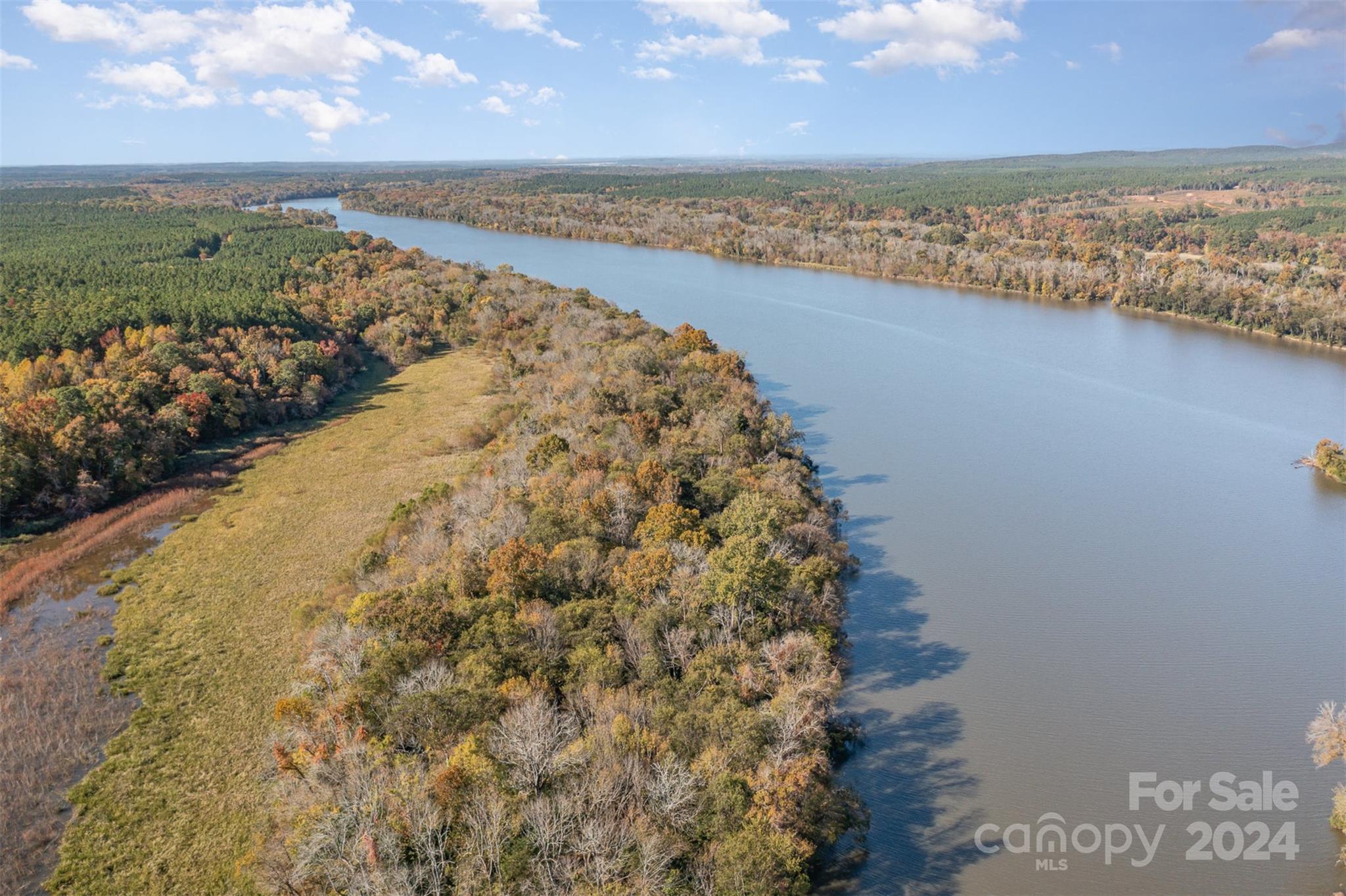 76 Lakeside Trail Property Photo 4