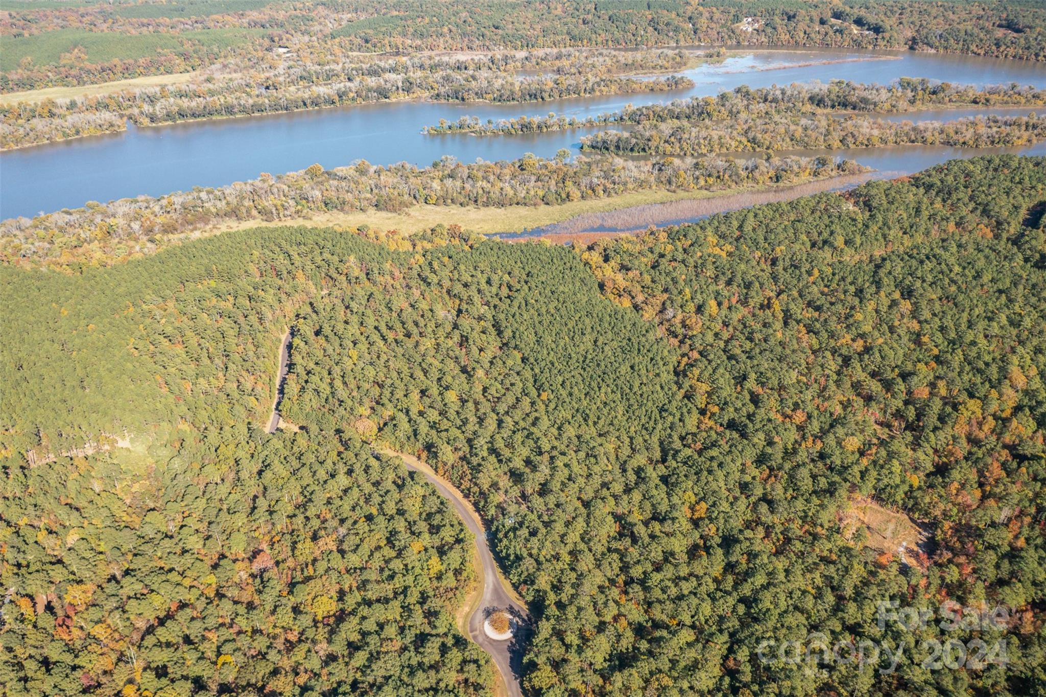 76 Lakeside Trail Property Photo 11