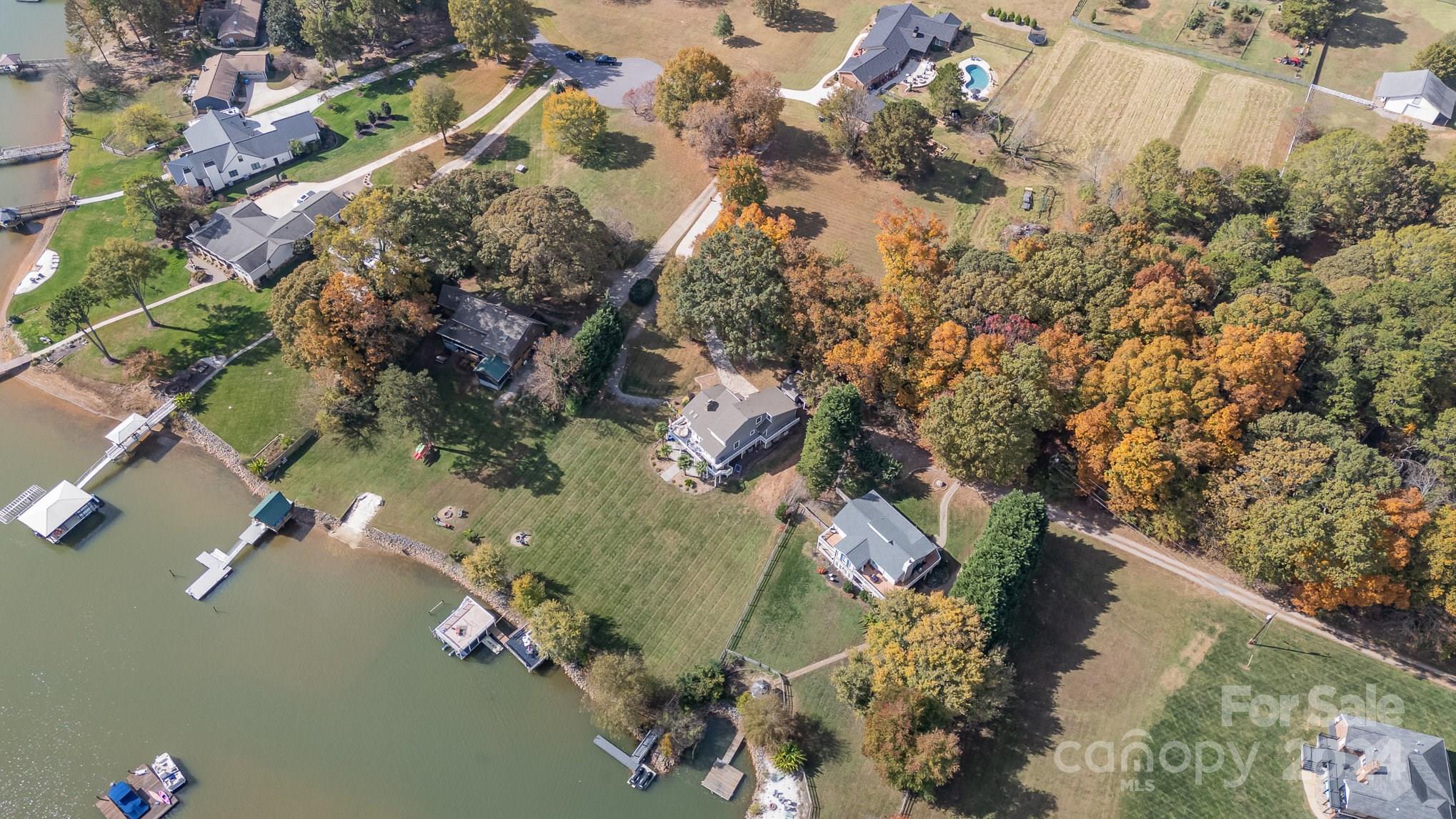 332 Queens Cove Road Property Photo 4