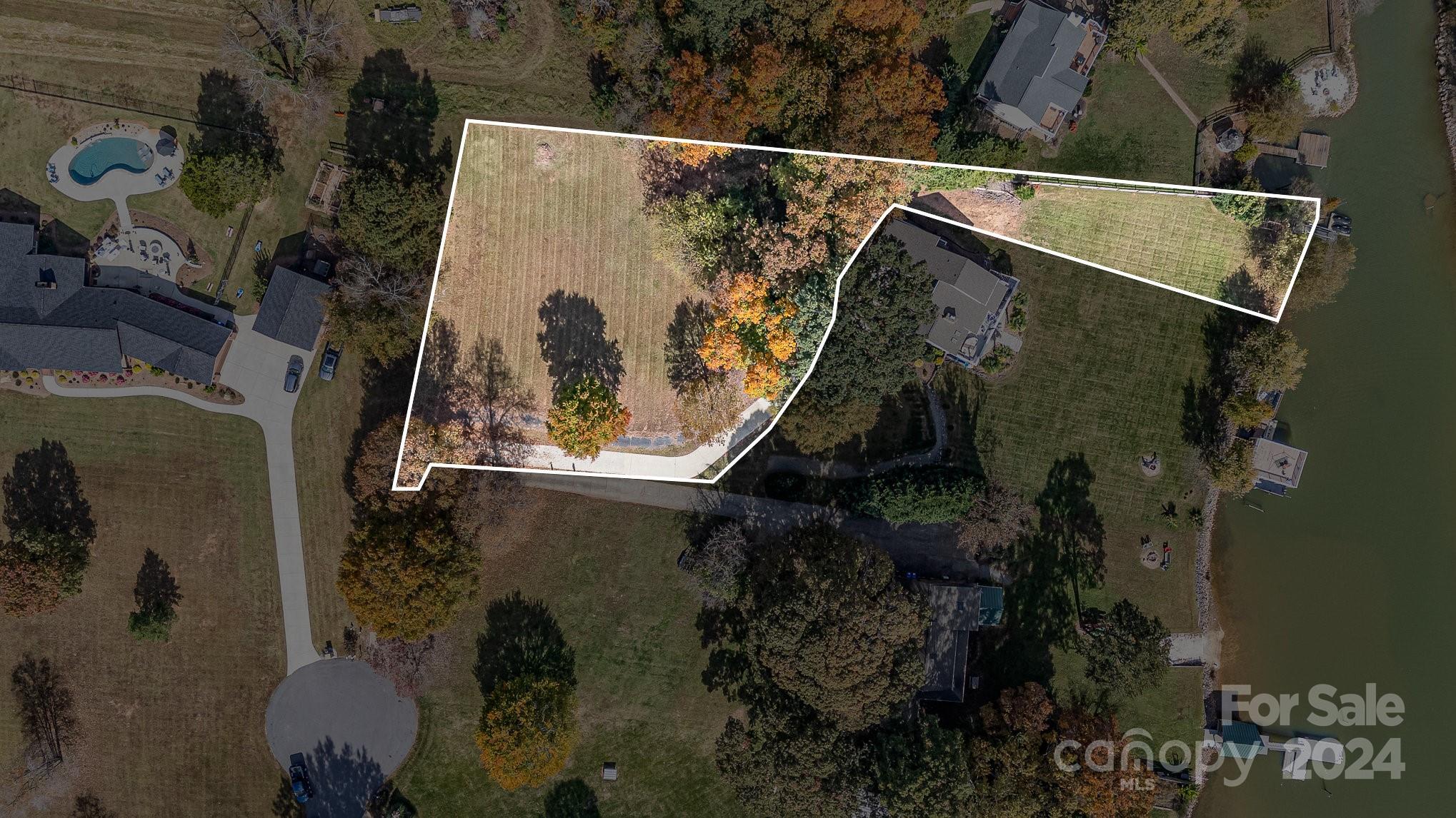 332 Queens Cove Road Property Photo 10