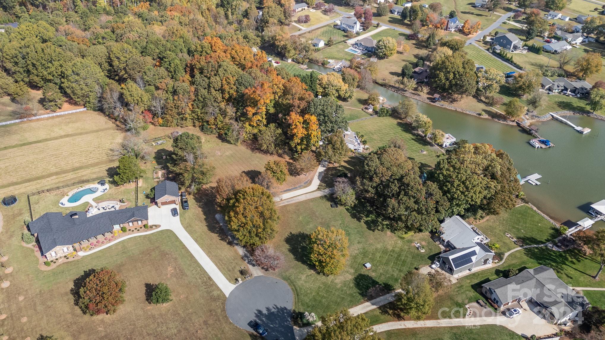 332 Queens Cove Road Property Photo 13