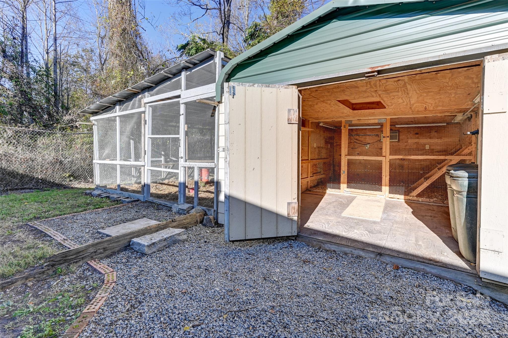 66 And 68 Lamplighter Lane Property Photo 43