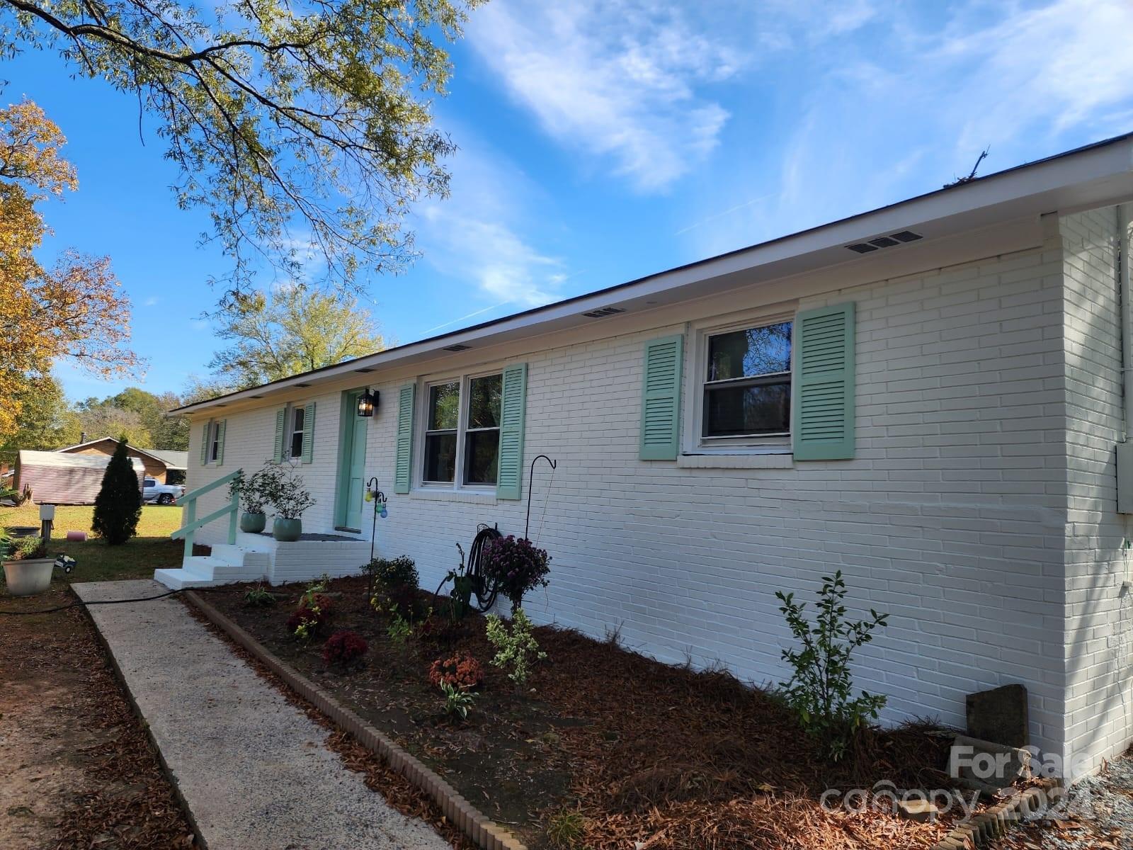 6908 Oakland Avenue Property Photo 2