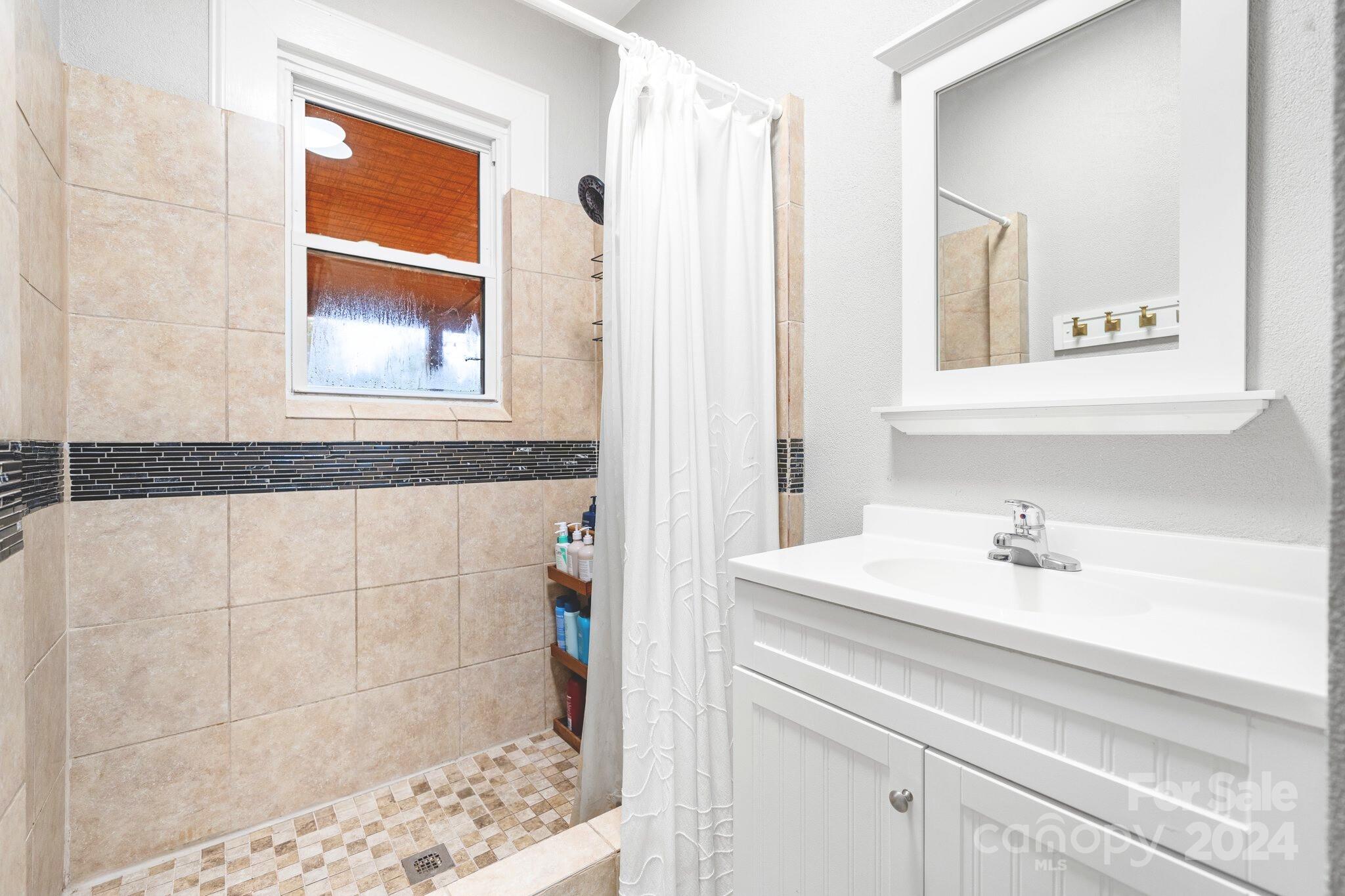 3635 Tryon Courthouse Road Property Photo 16