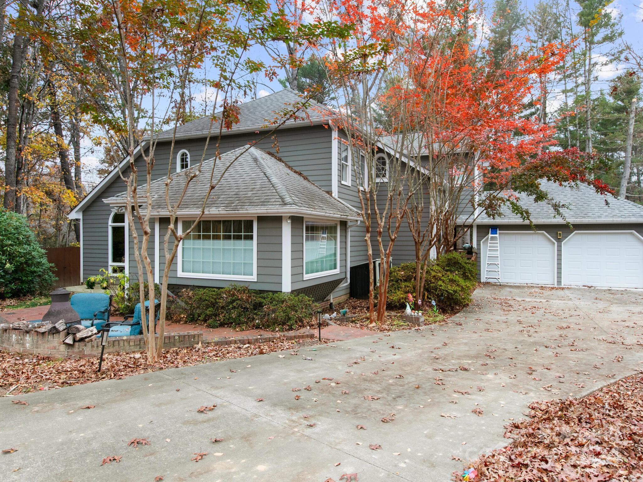 3 White Rock Court Property Photo 2