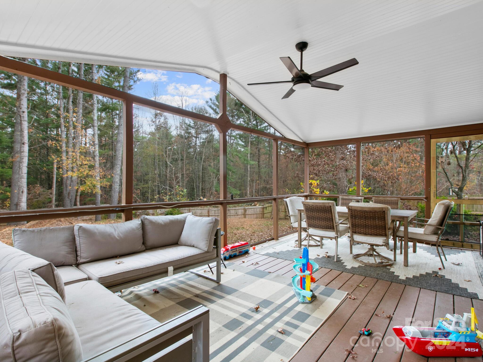 3 White Rock Court Property Photo 5