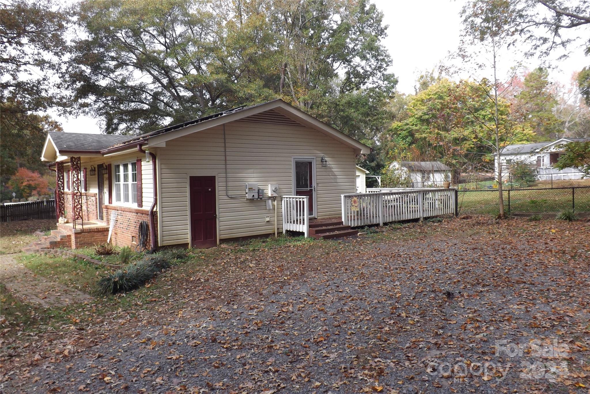 1572 W Lakewood Drive 19 Property Photo 3