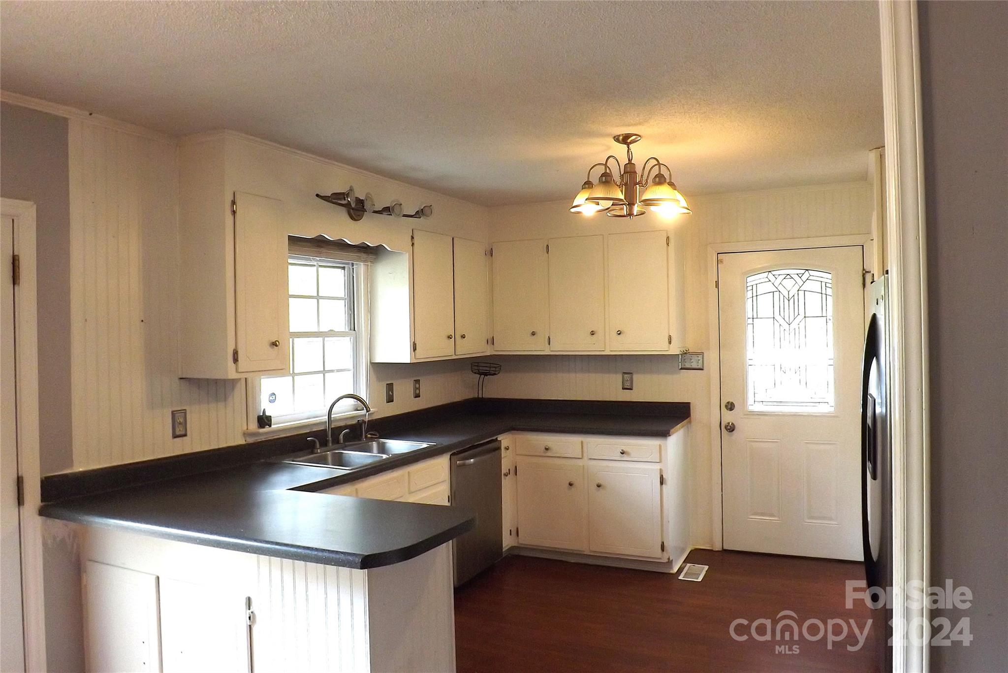 1572 W Lakewood Drive 19 Property Photo 6