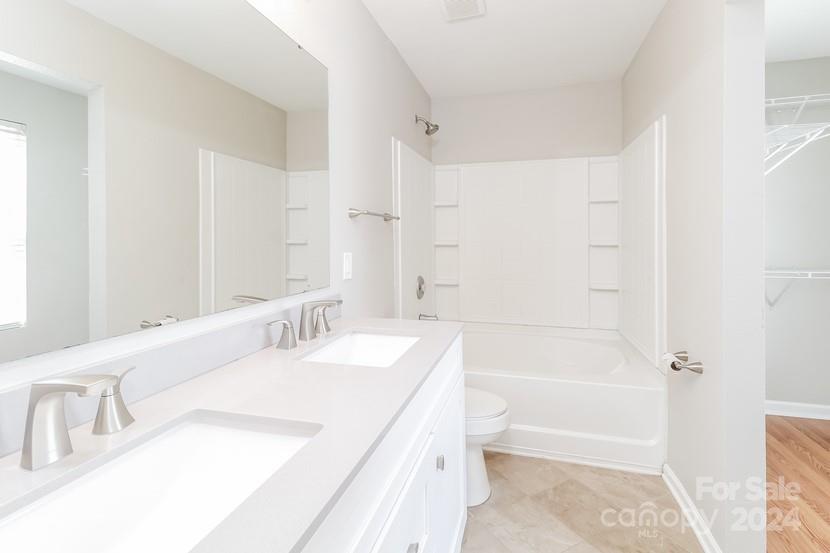 612 Carybrook Court Property Photo 8