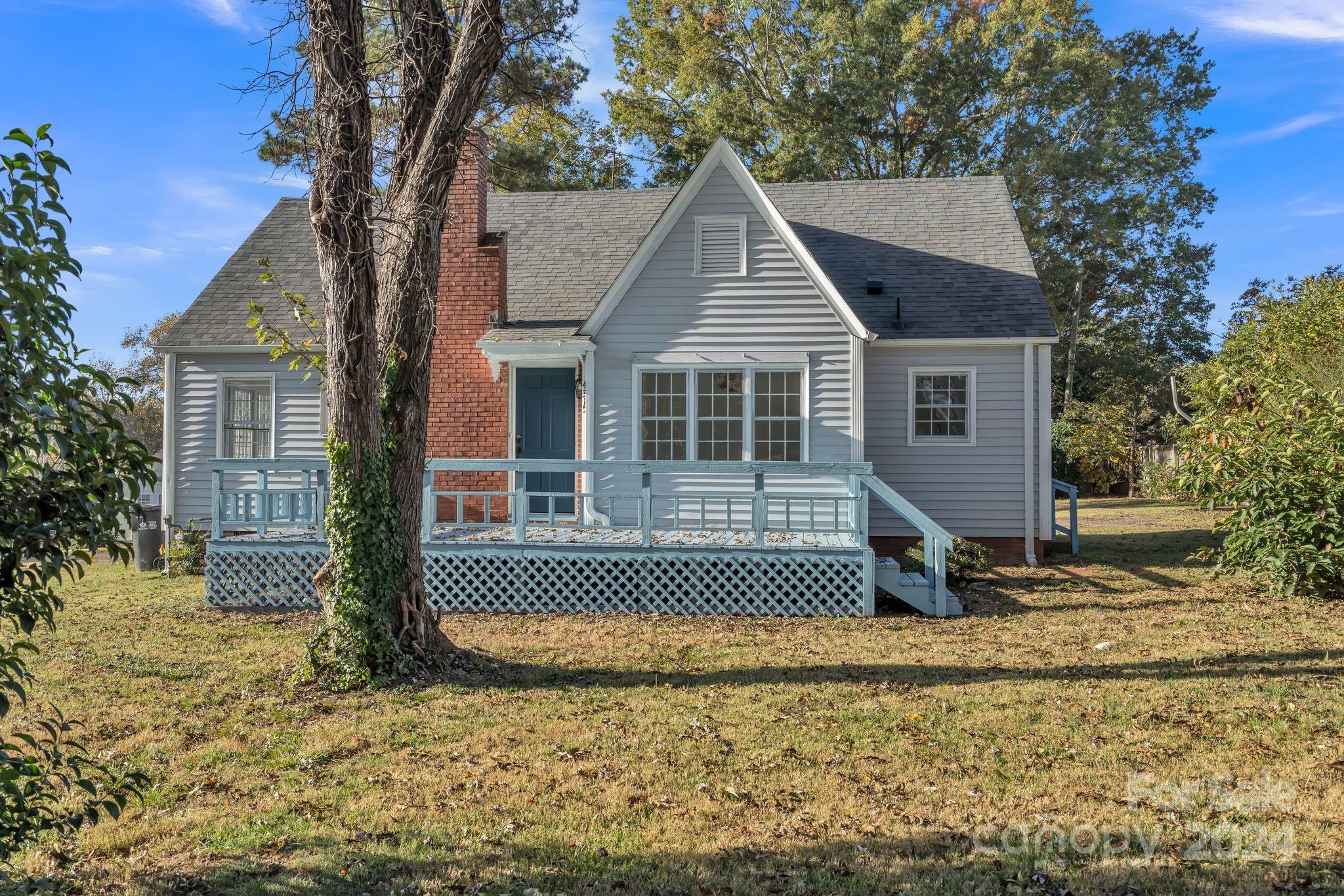 4315 Gibbon Road Property Photo 1