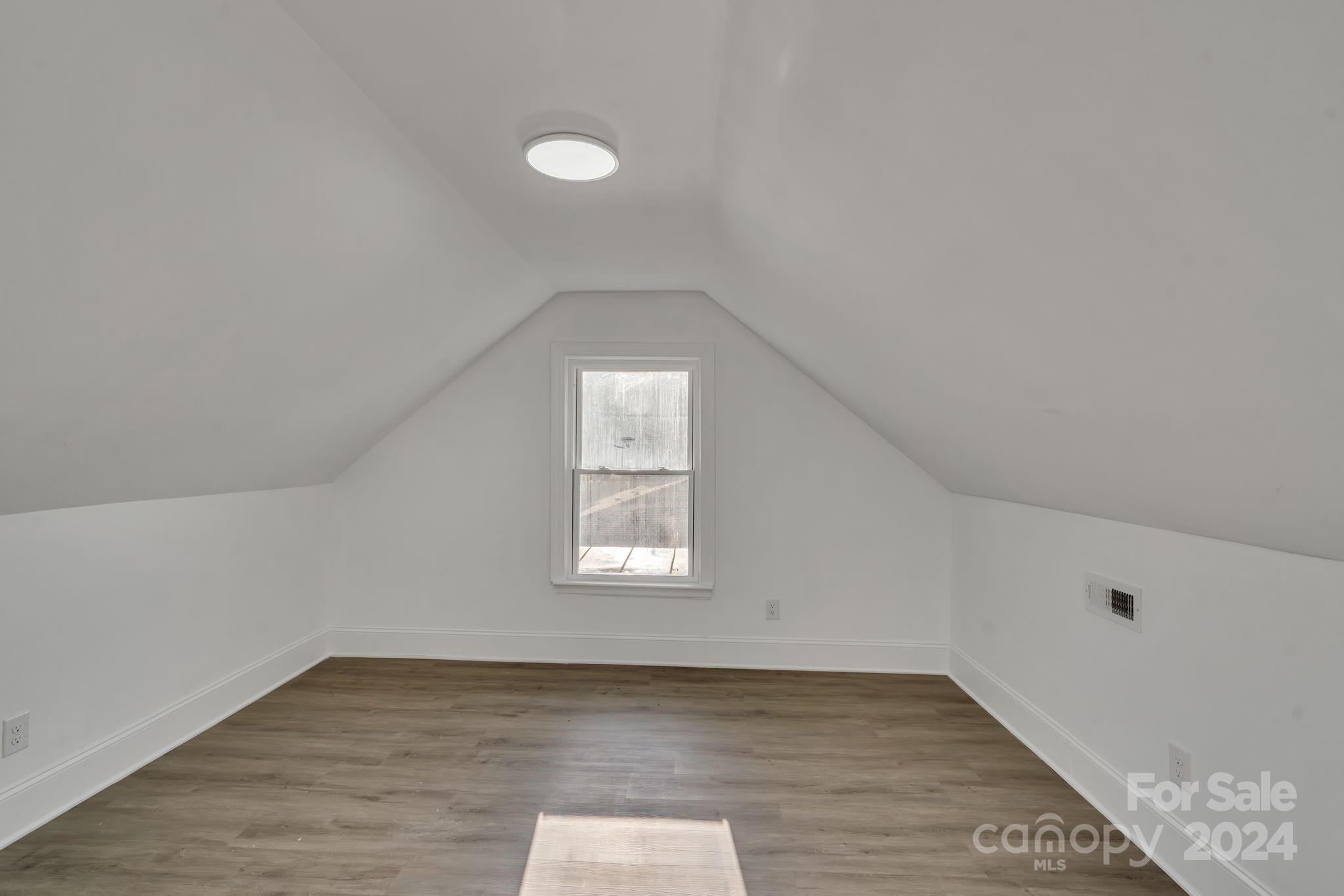 4315 Gibbon Road Property Photo 11